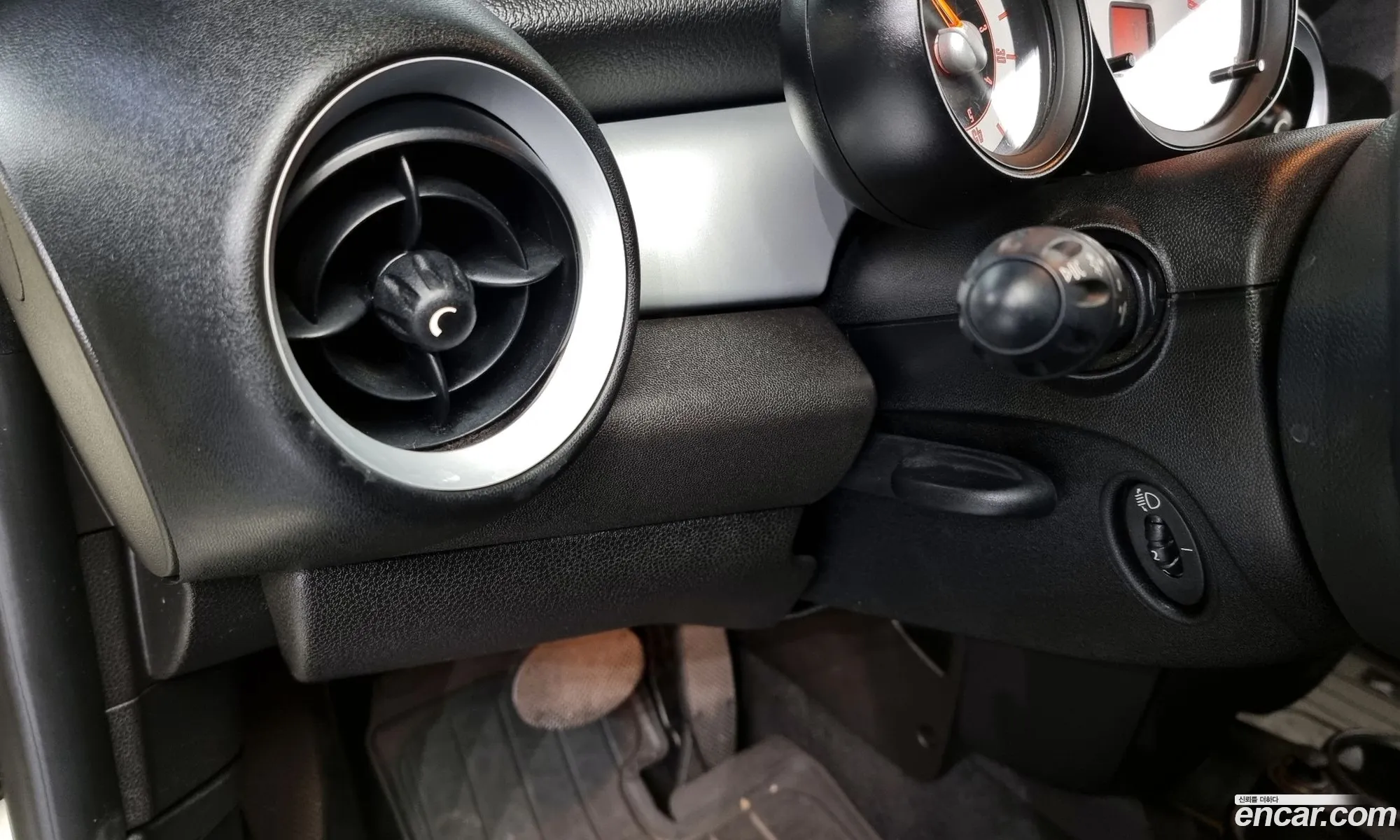 Mini Cooper Convertible 2014 WMWZN3108ET656572 — 16