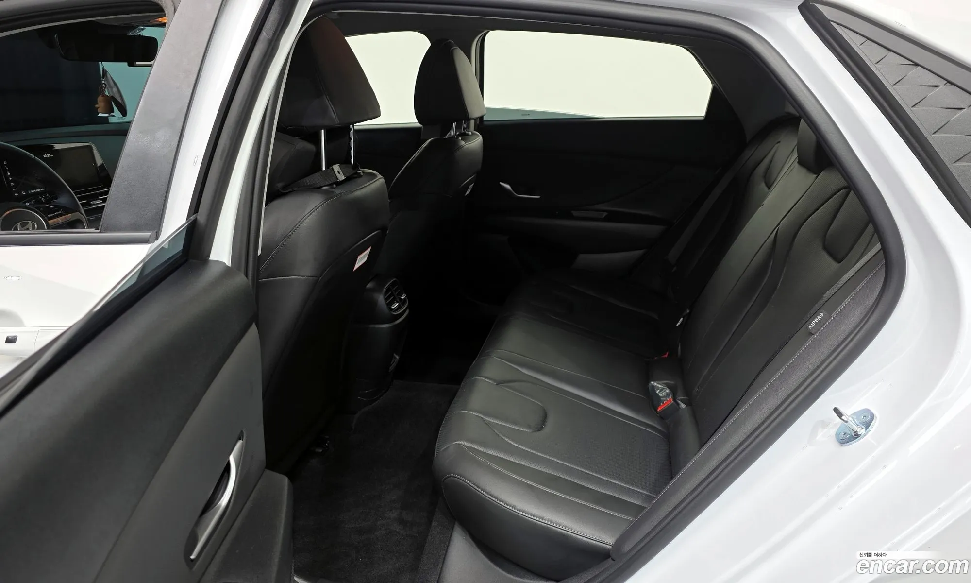 Hyundai Elantra 2025 — 10