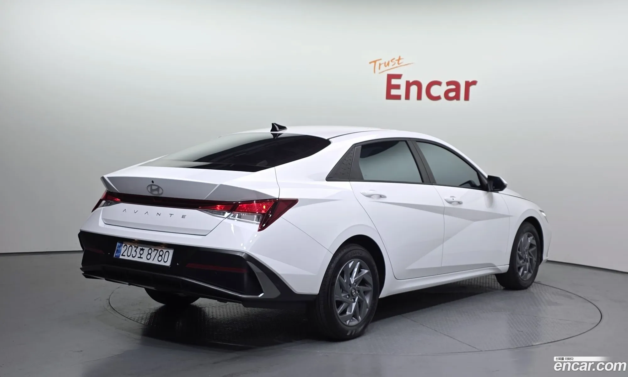 Hyundai Elantra 2025 — 14