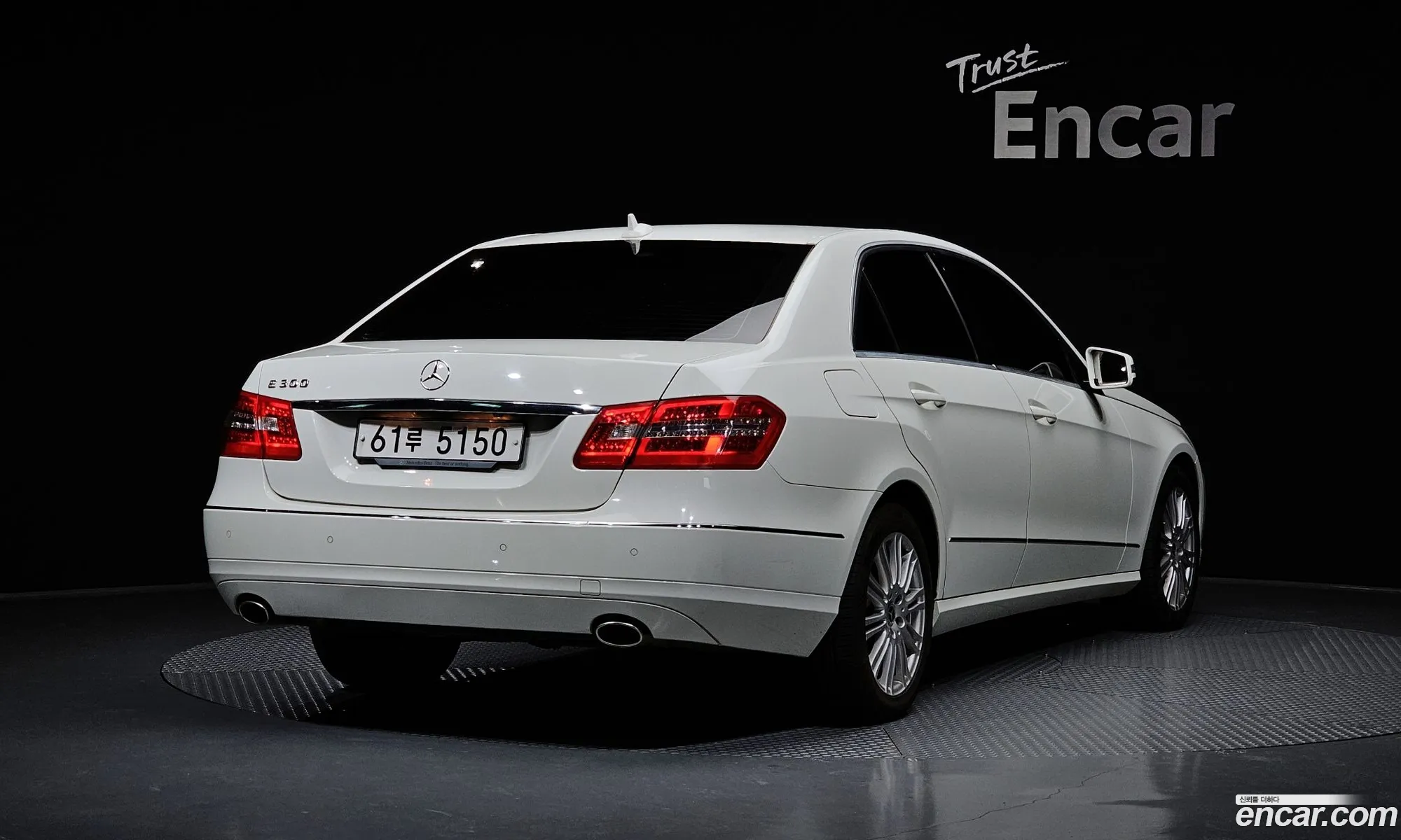 Mercedes-Benz E-Class W212 2011 WDDHF5DB2BA441125 — 17
