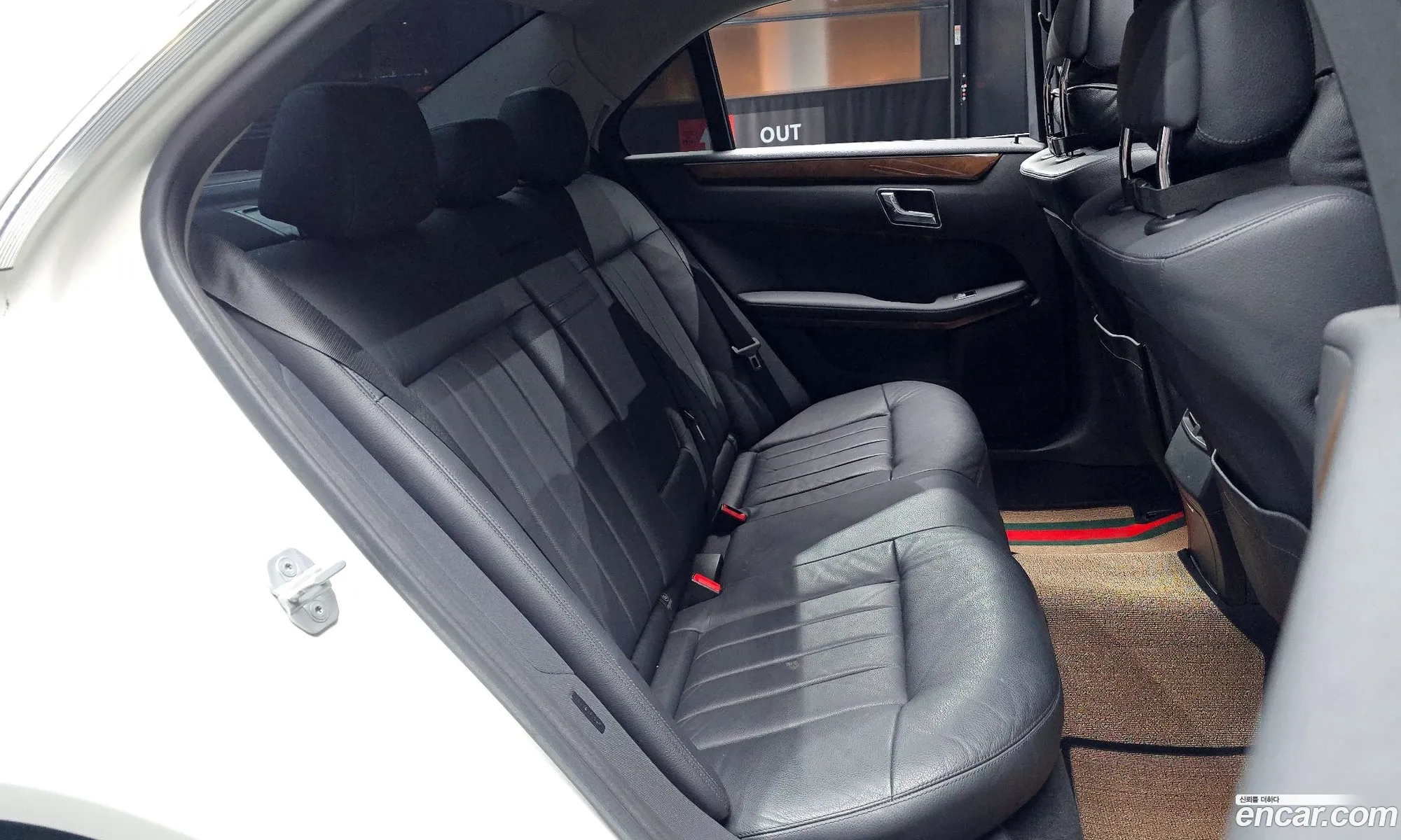 Mercedes-Benz E-Class W212 2011 WDDHF5DB2BA441125 — 19