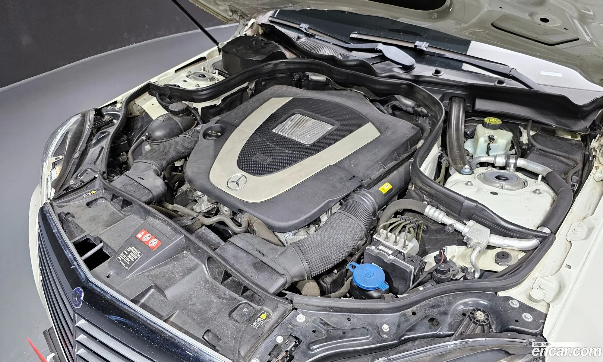 Mercedes-Benz E-Class W212 2011 WDDHF5DB2BA441125 — 9