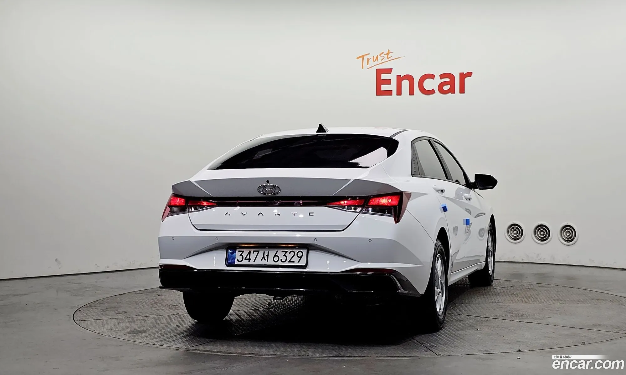 Hyundai Elantra 2021 — 2
