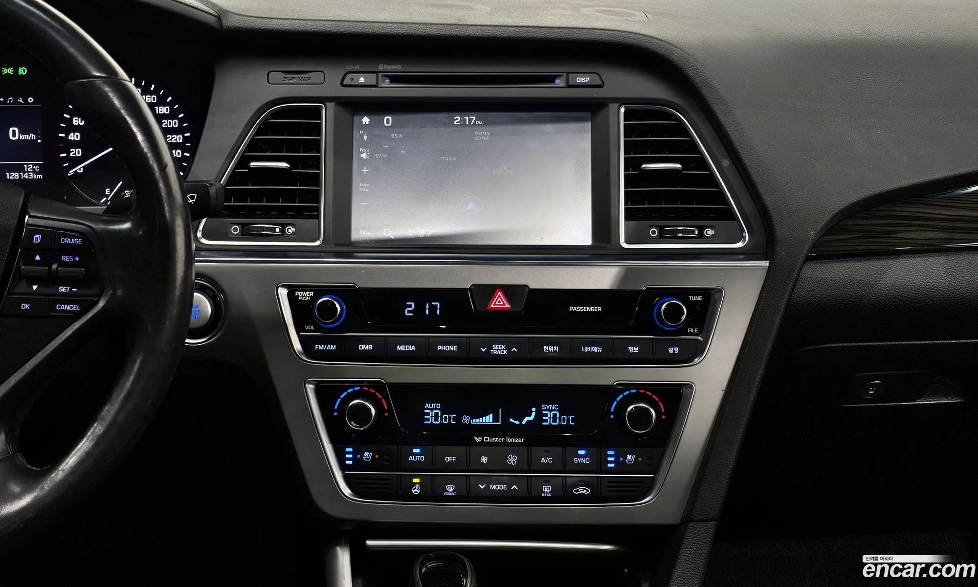 Hyundai LF Sonata 2014 — 17