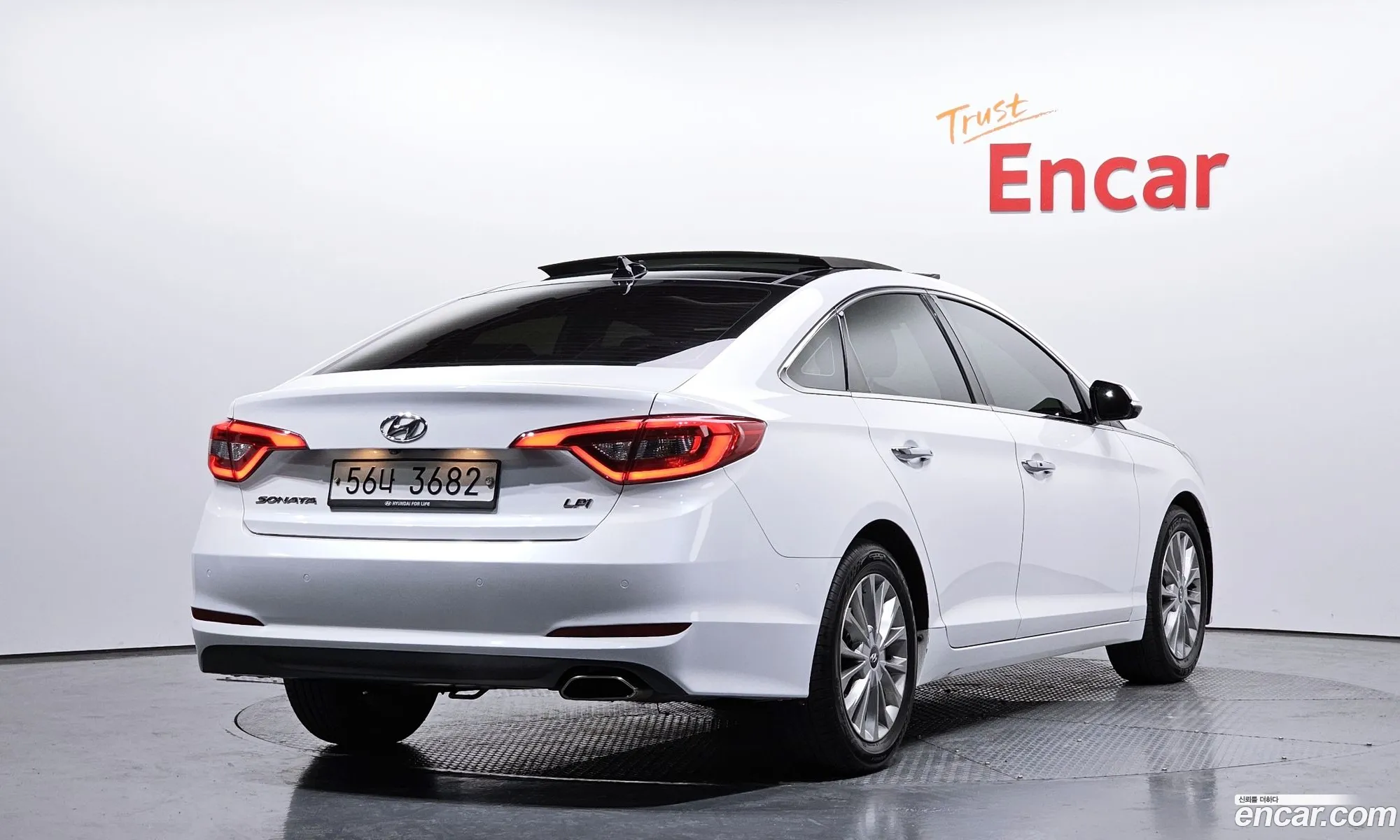 Hyundai LF Sonata 2014 — 13