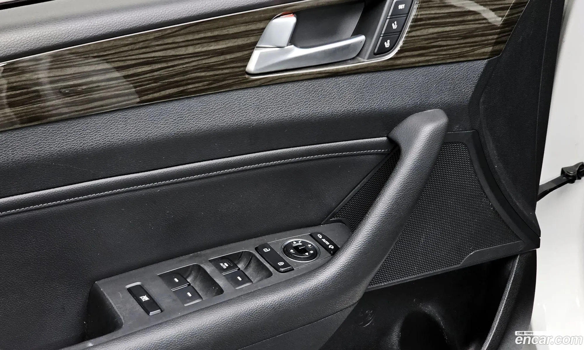 Hyundai LF Sonata 2014 — 18