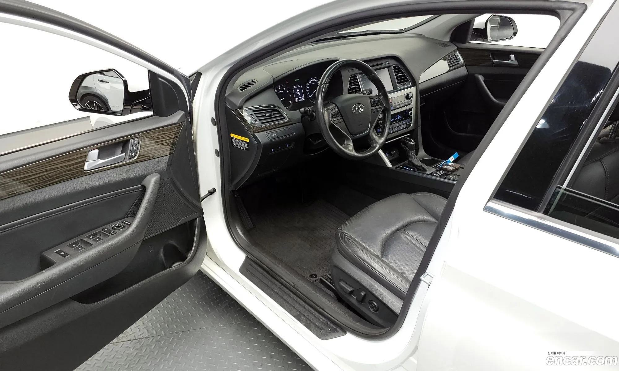 Hyundai LF Sonata 2014 — 4