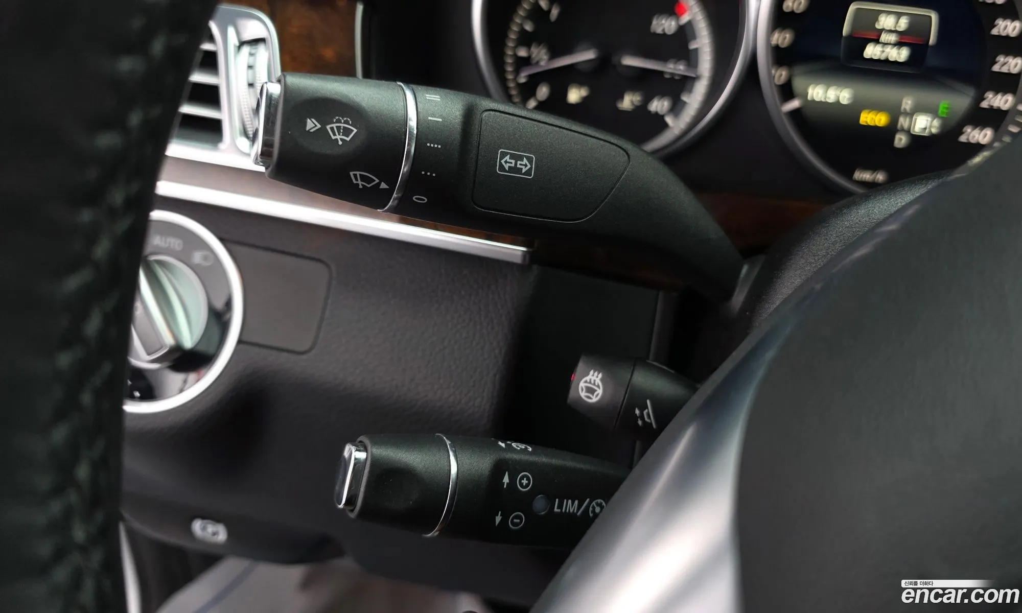 Mercedes-Benz E-Class W212 2014 WDDHF5FB6EA960695 — 4