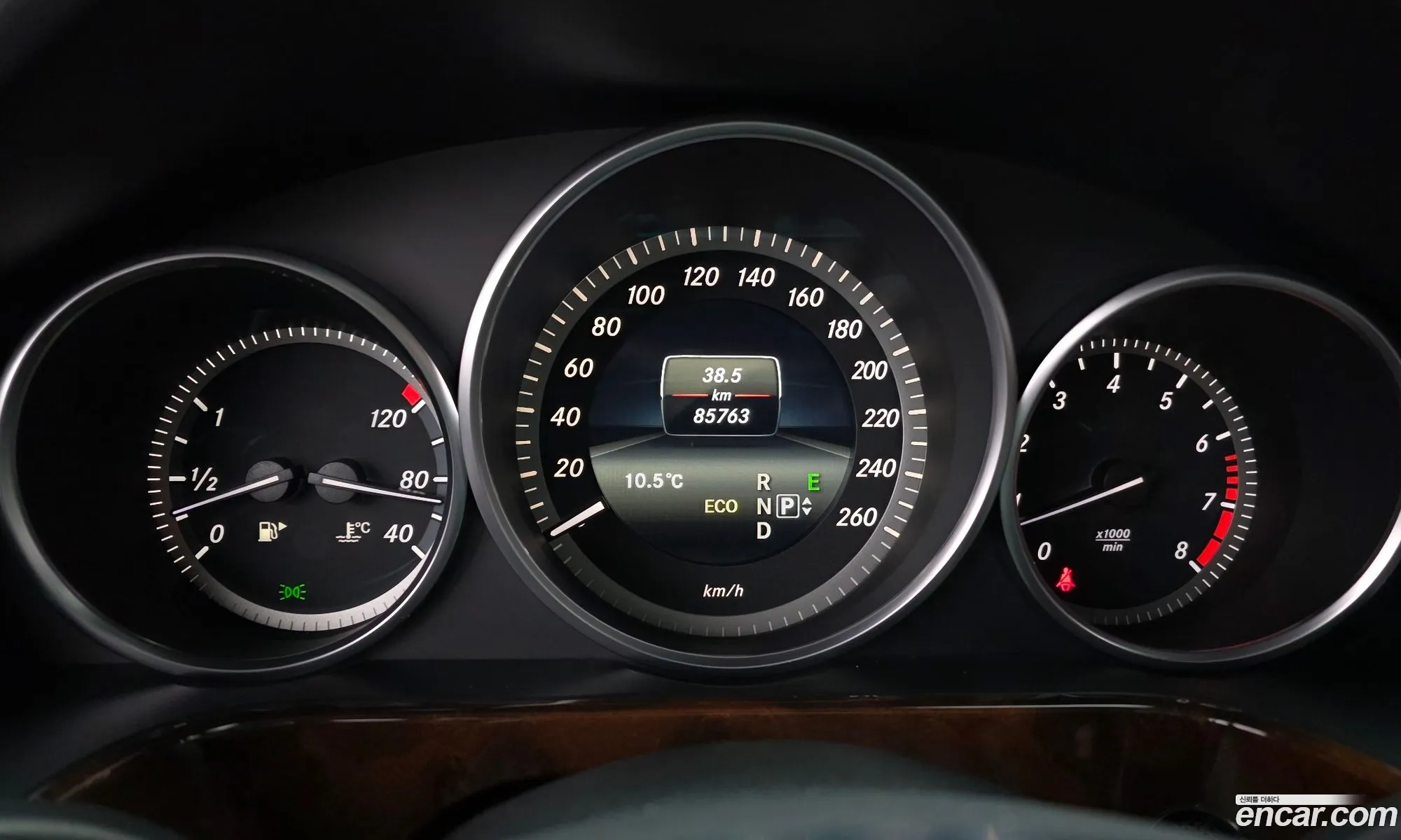 Mercedes-Benz E-Class W212 2014 WDDHF5FB6EA960695 — 2