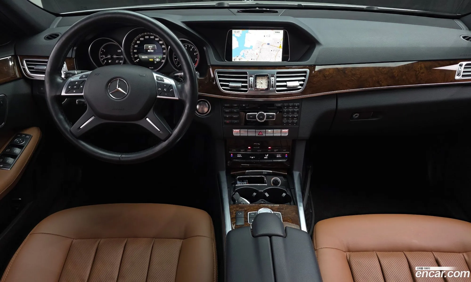 Mercedes-Benz E-Class W212 2014 WDDHF5FB6EA960695 — 11