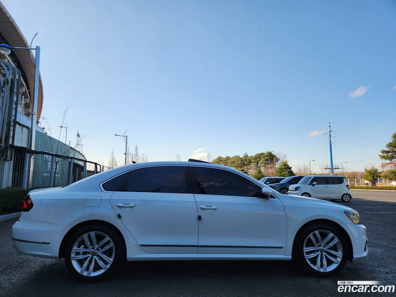 Volkswagen Passat 2018 — 12