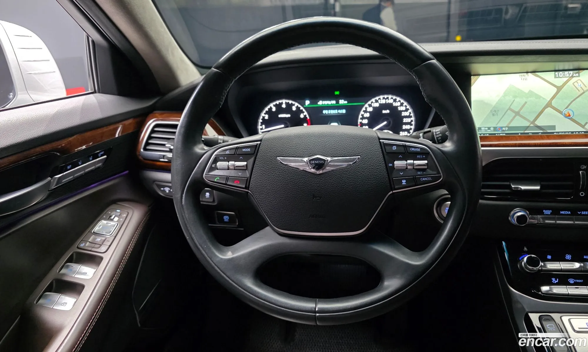 Genesis EQ900 2015 — 10