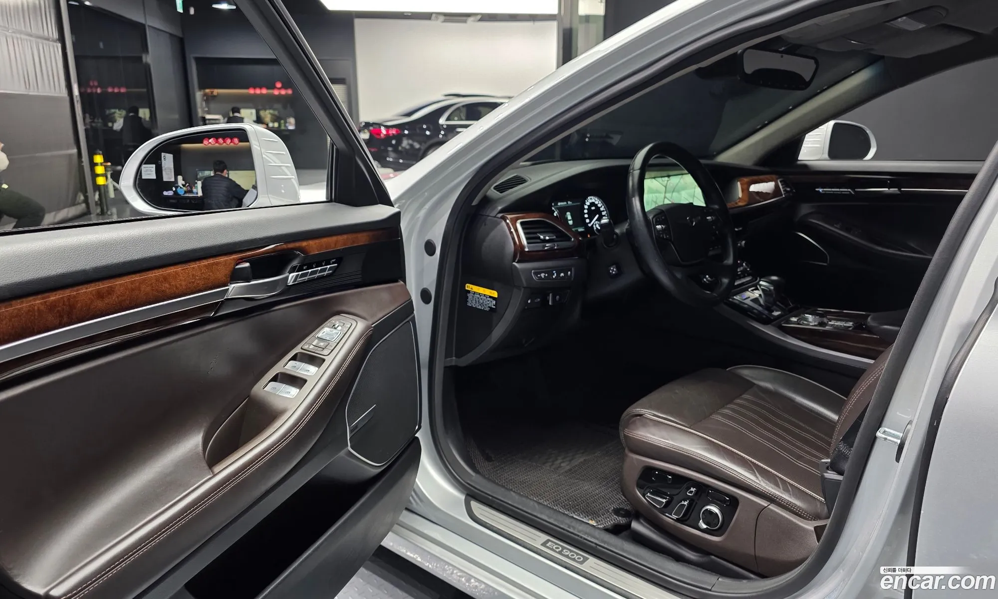 Genesis EQ900 2015 — 16