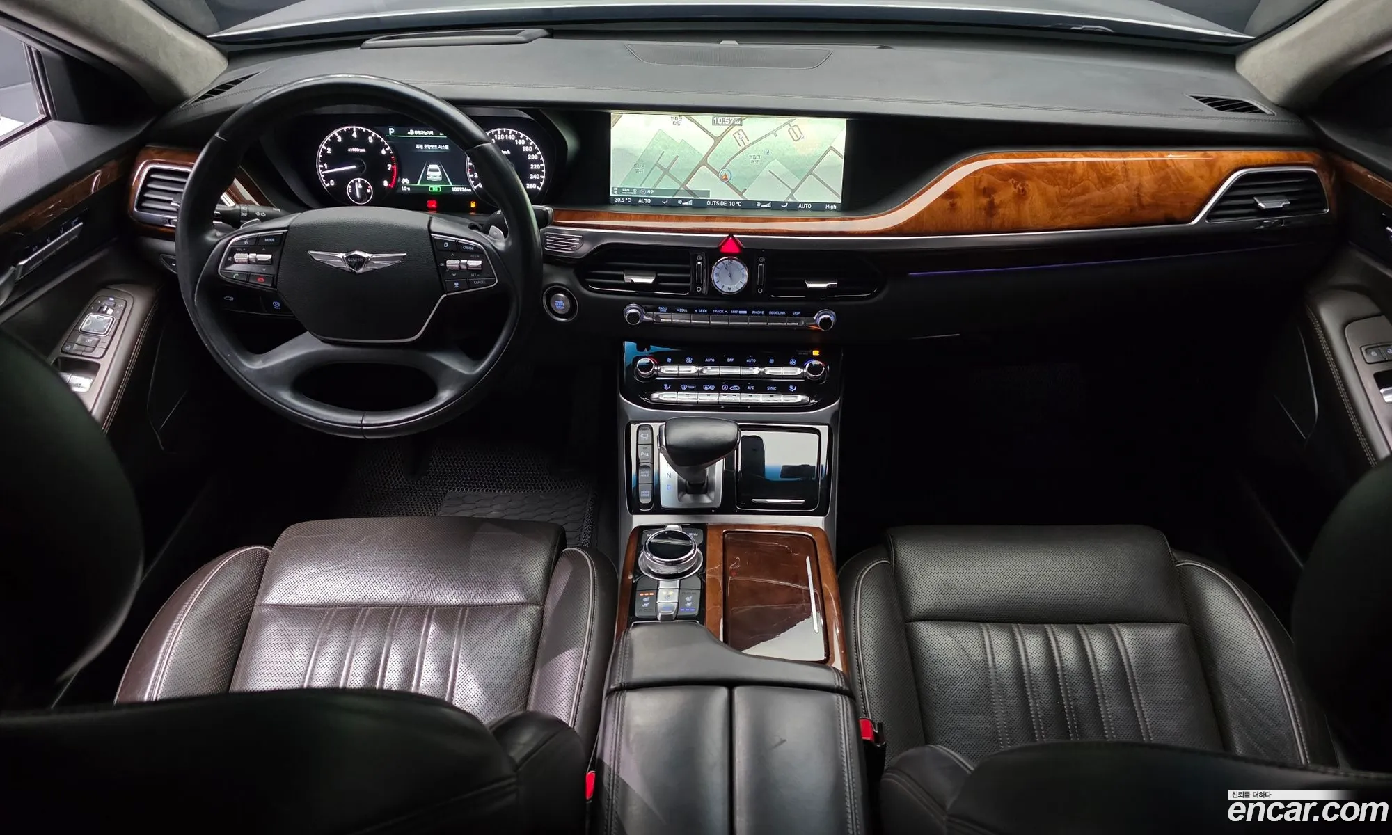 Genesis EQ900 2015 — 11