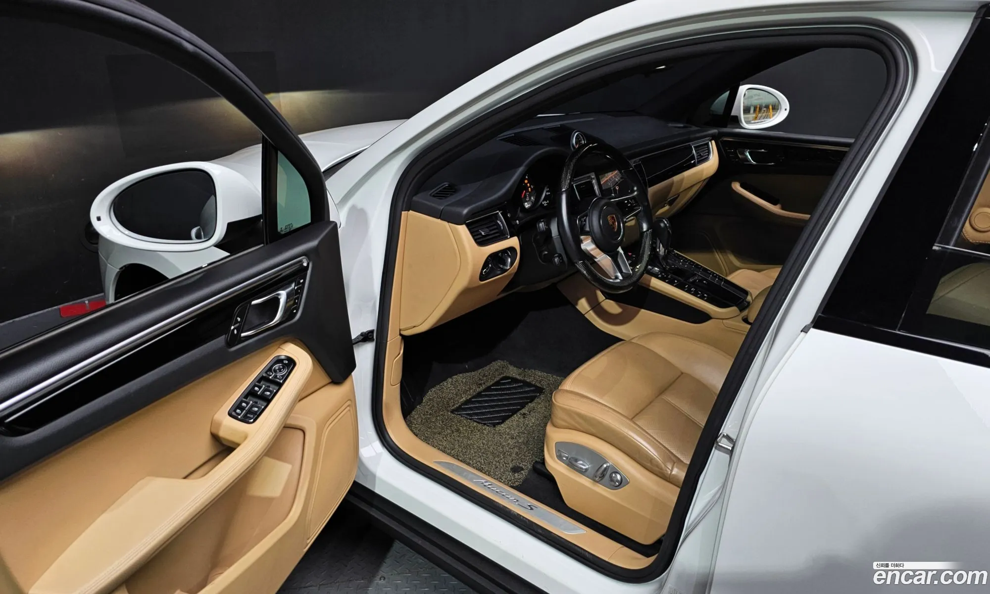 Porsche Macan 2016 WP1AD2951HLB70220 — 17