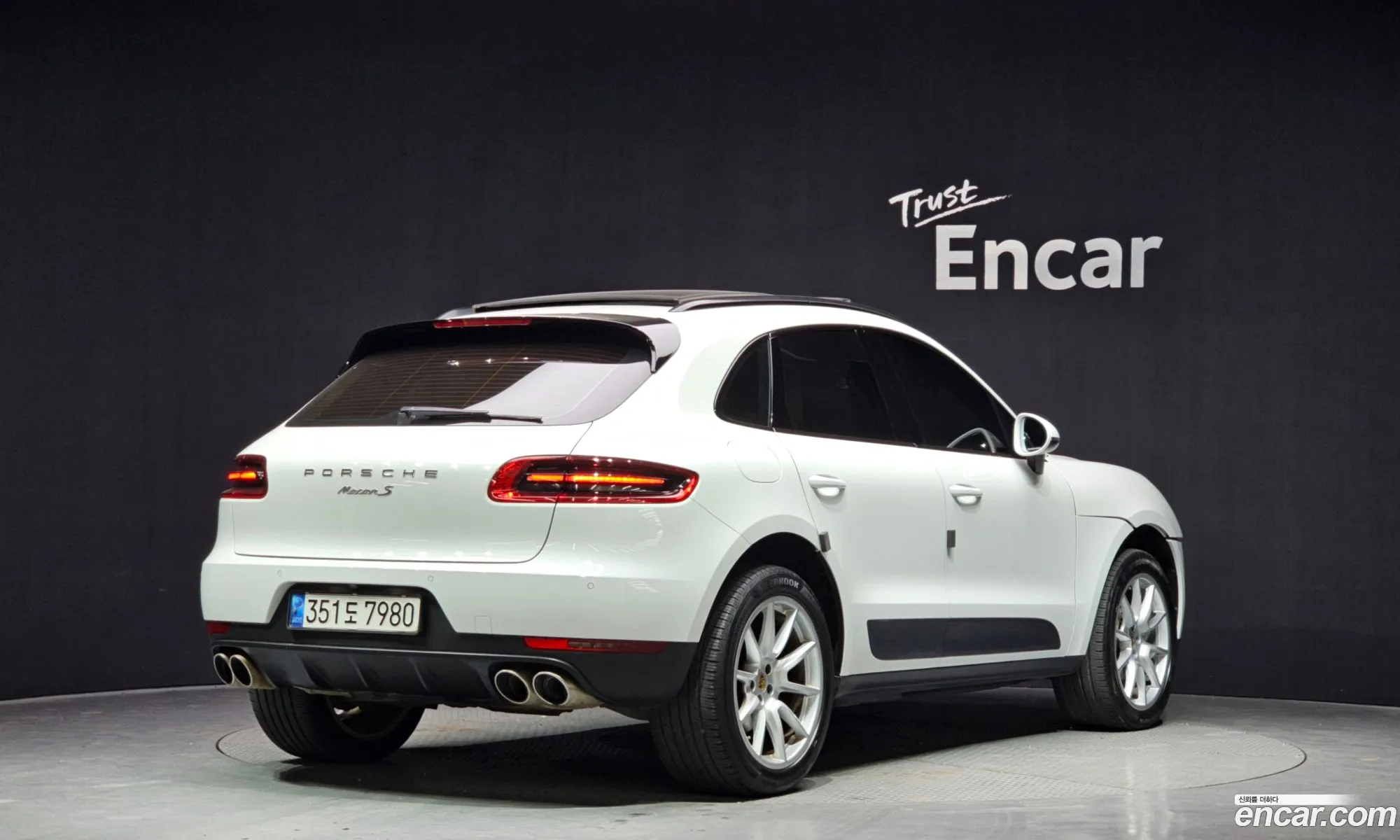 Porsche Macan 2016 WP1AD2951HLB70220 — 18