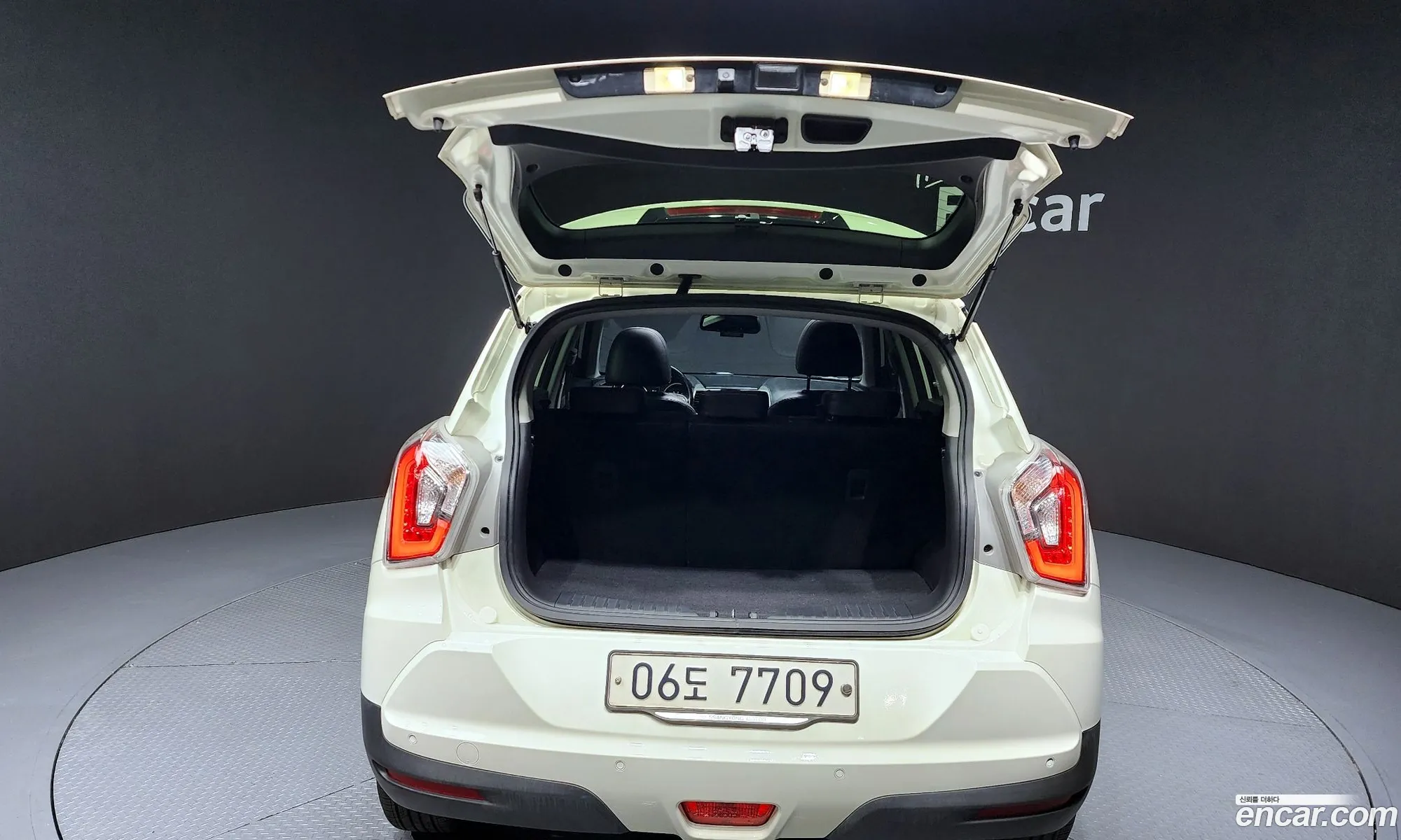 KG Mobility (SsangYong) Tivoli 2015 — 6