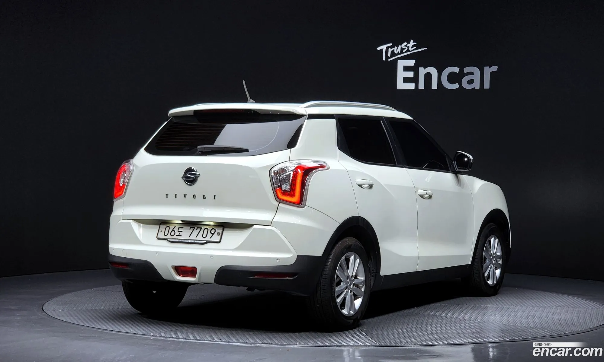 KG Mobility (SsangYong) Tivoli 2015 — 18
