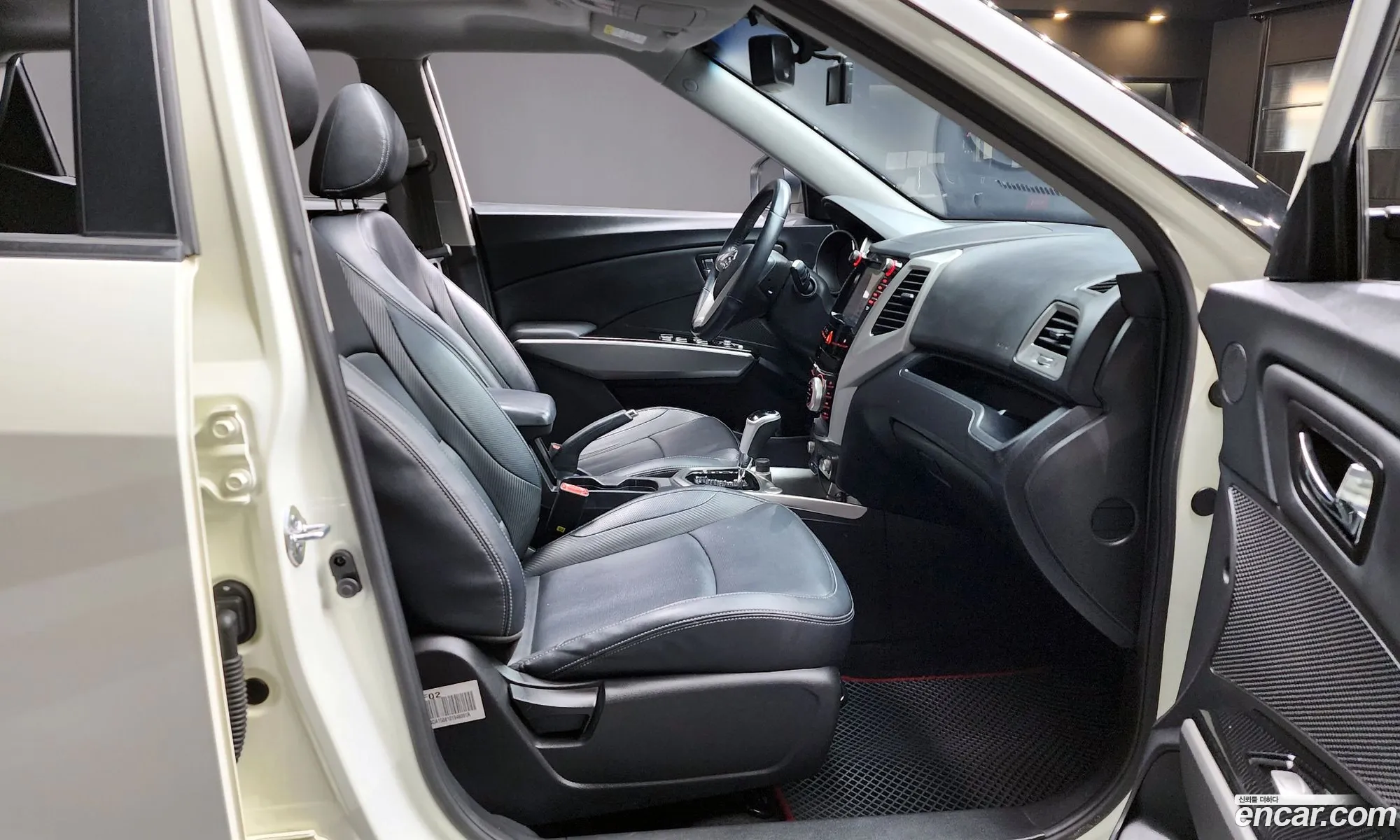 KG Mobility (SsangYong) Tivoli 2015 — 13