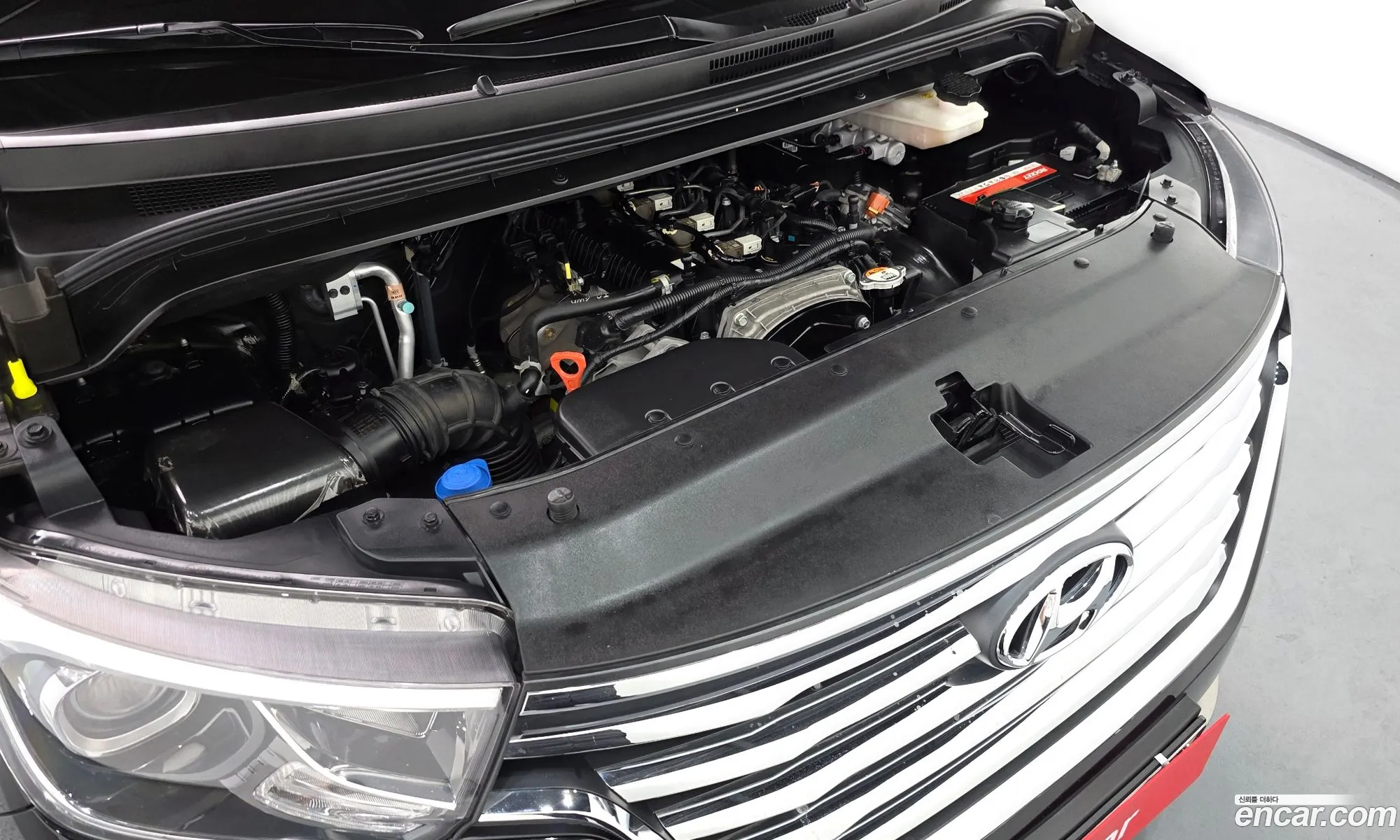 Hyundai Grand Starex 2018 — 18