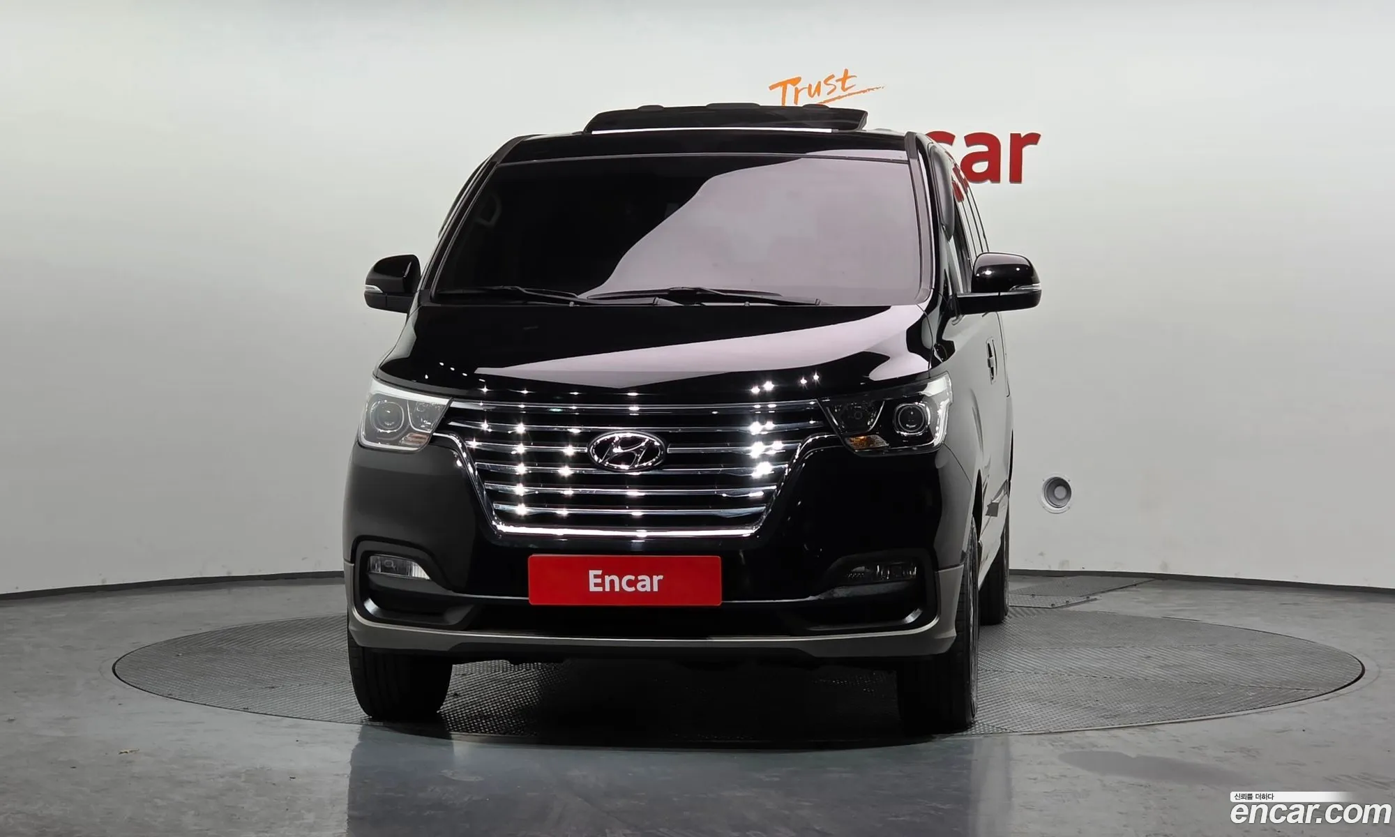 Hyundai Grand Starex 2018 — 2
