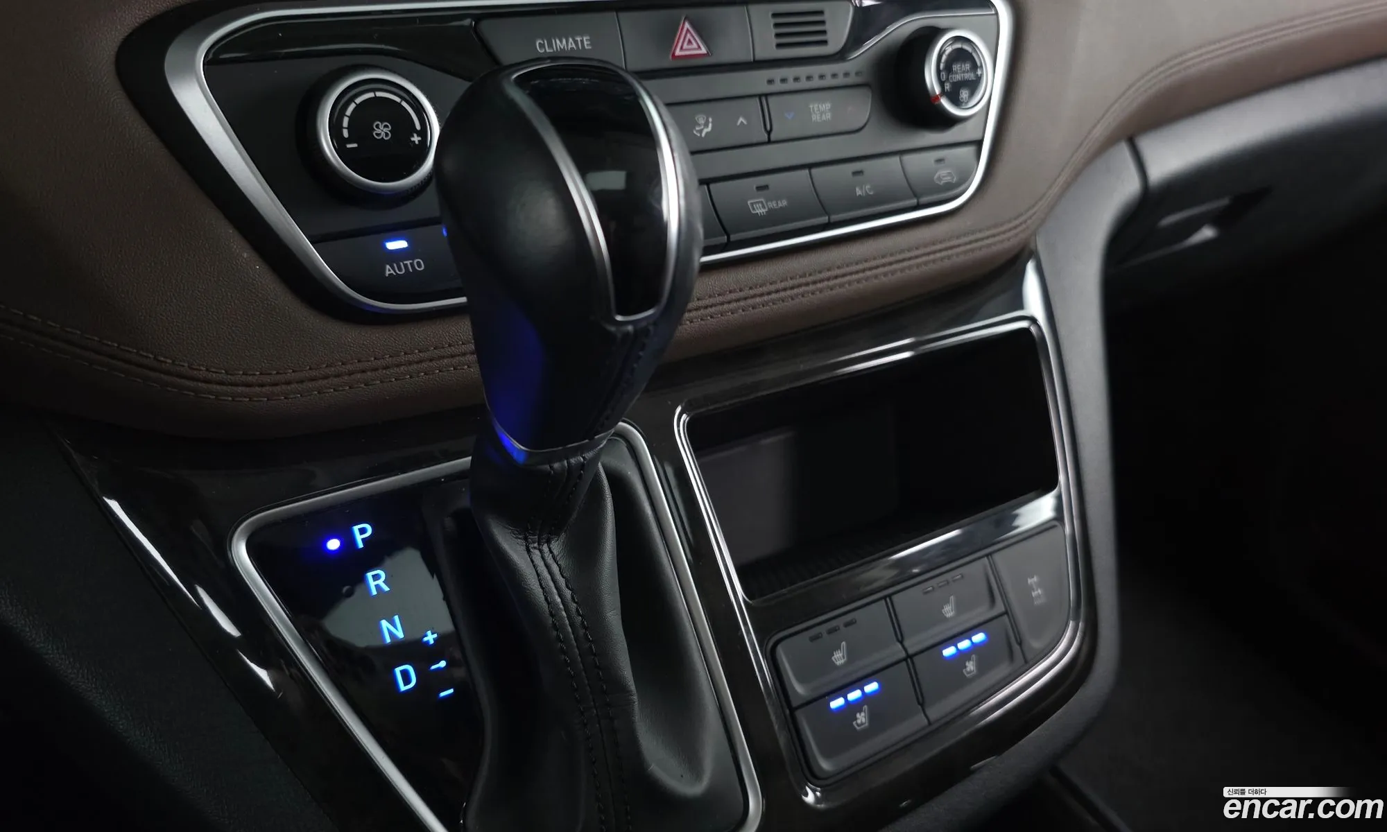 Hyundai Grand Starex 2018 — 13