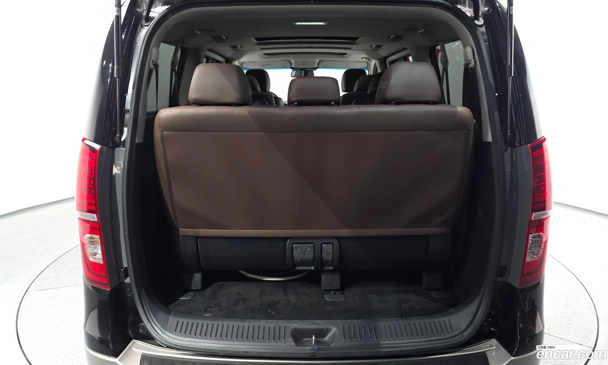 Hyundai Grand Starex 2018 — 10
