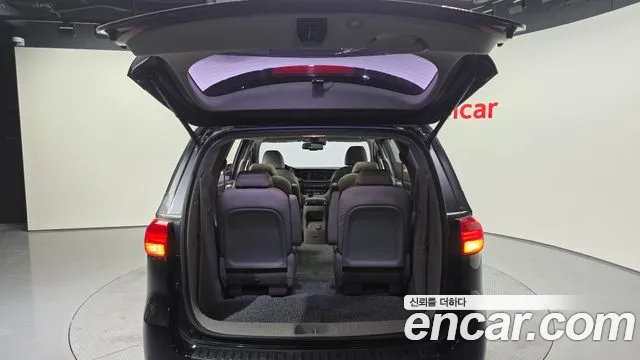 Kia Carnival 2015 — 7