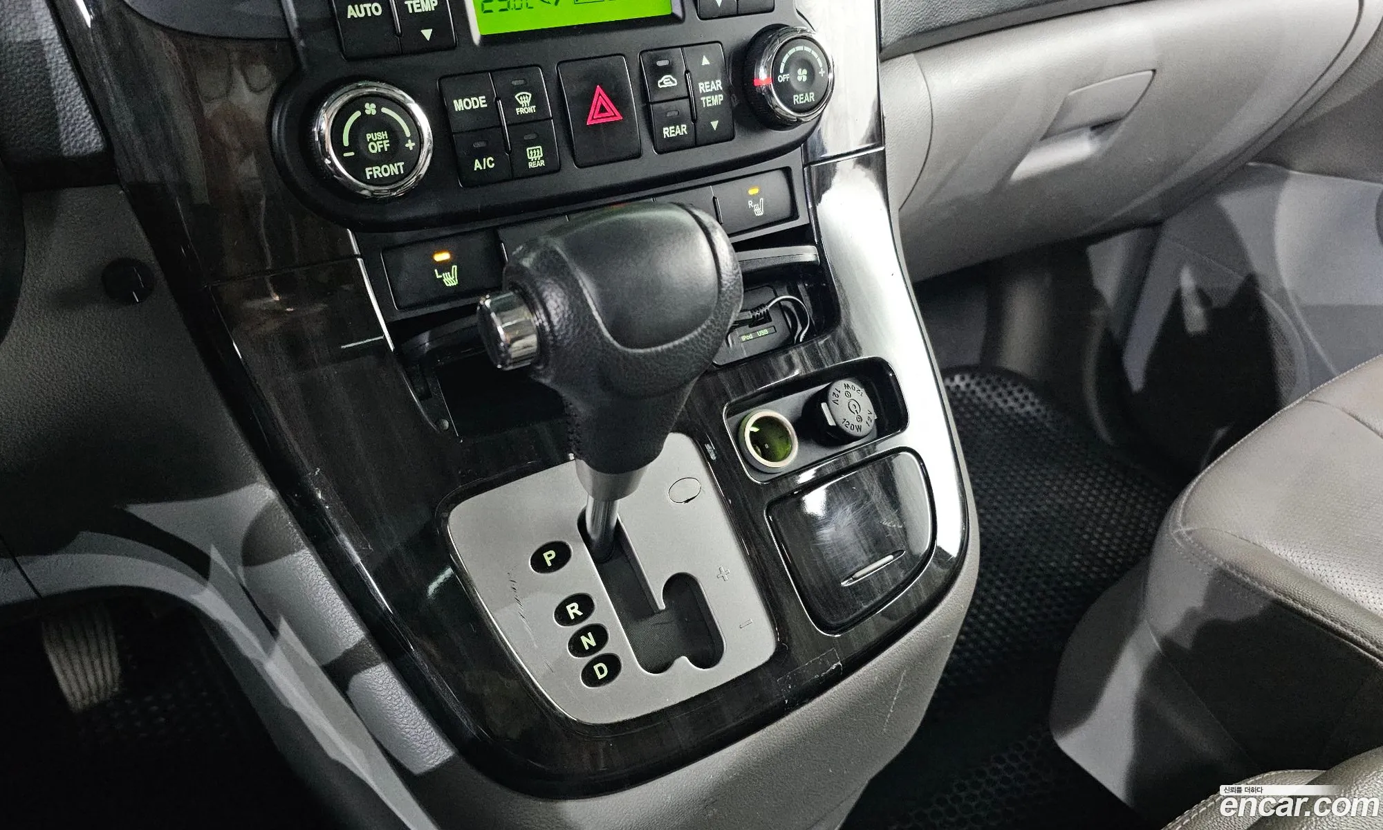 Kia Carnival R 2014 — 7