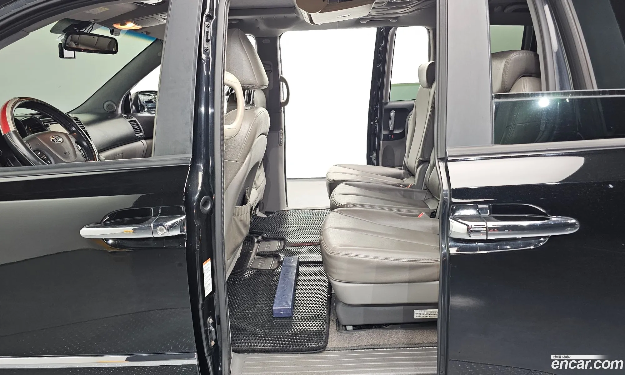 Kia Carnival R 2014 — 2