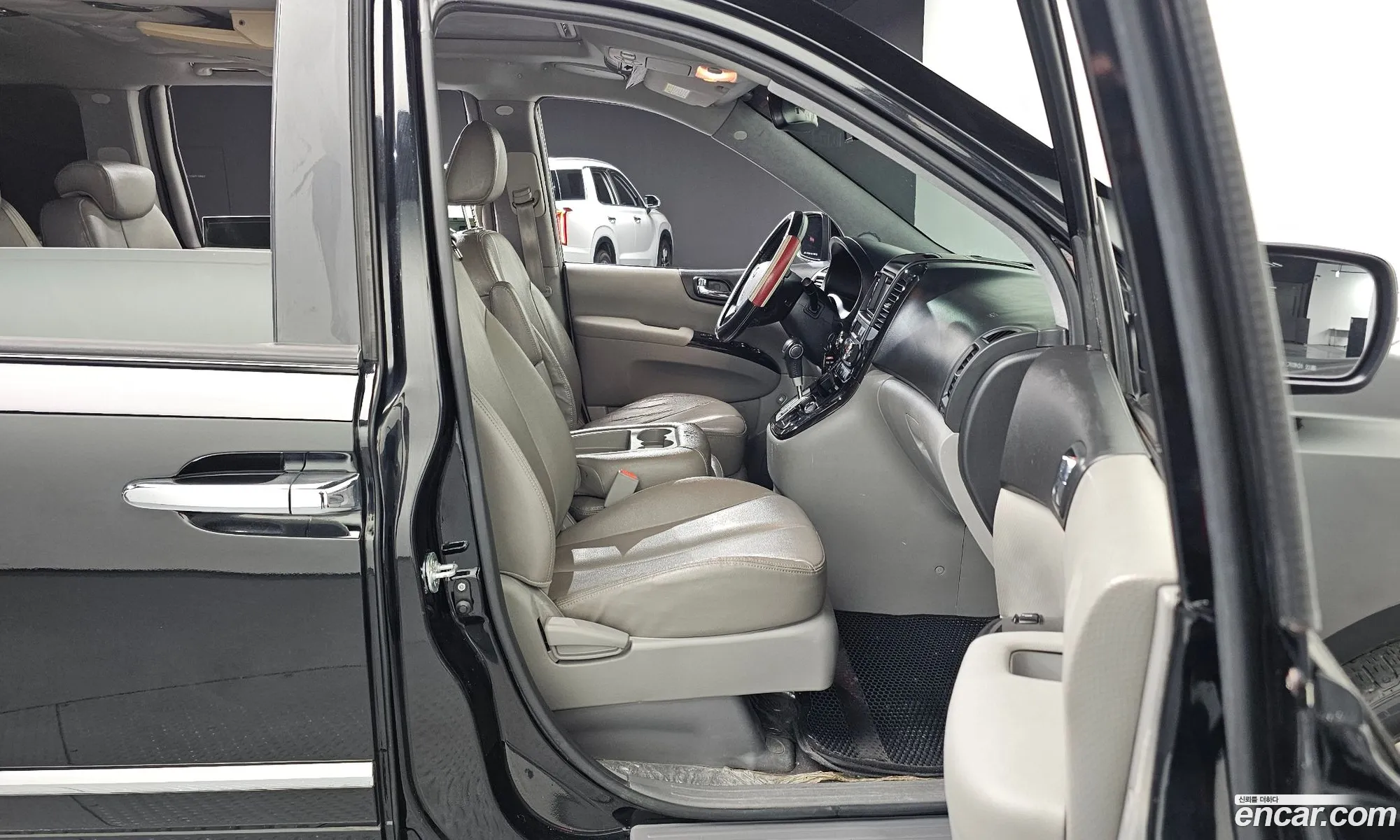 Kia Carnival R 2014 — 3