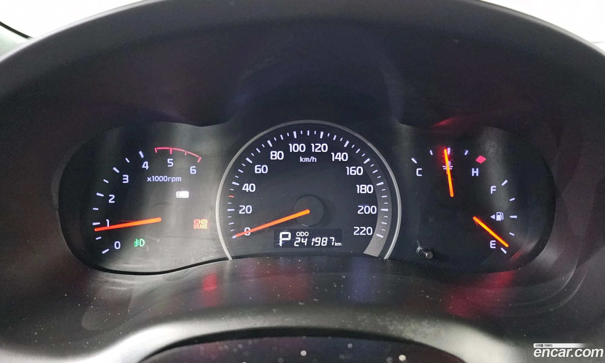 Kia Carnival R 2014 — 14