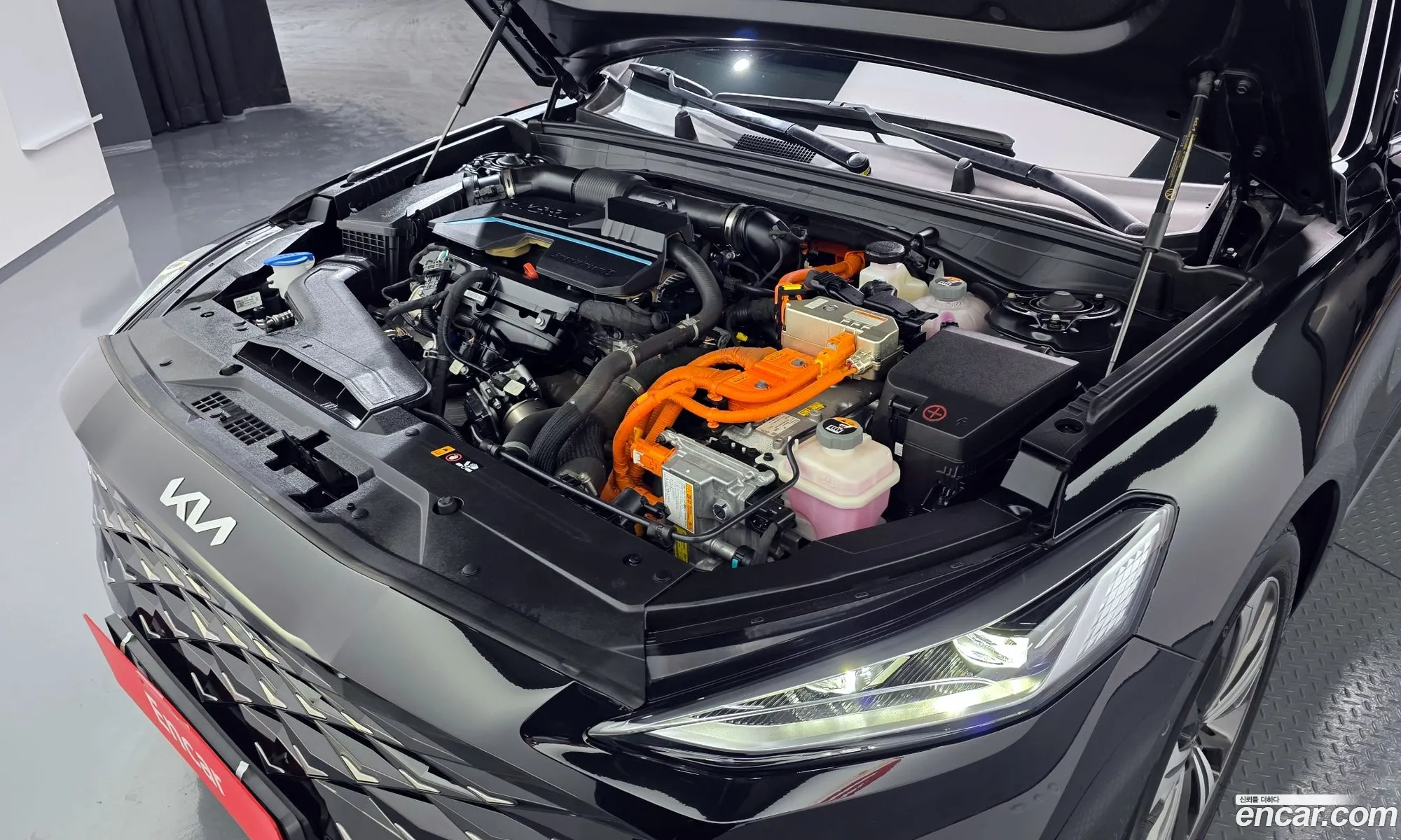 Kia K8 Hybrid 2022 — 8