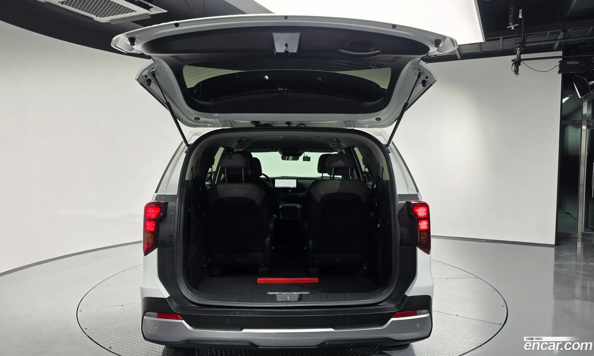 Kia Carnival 2024 — 13