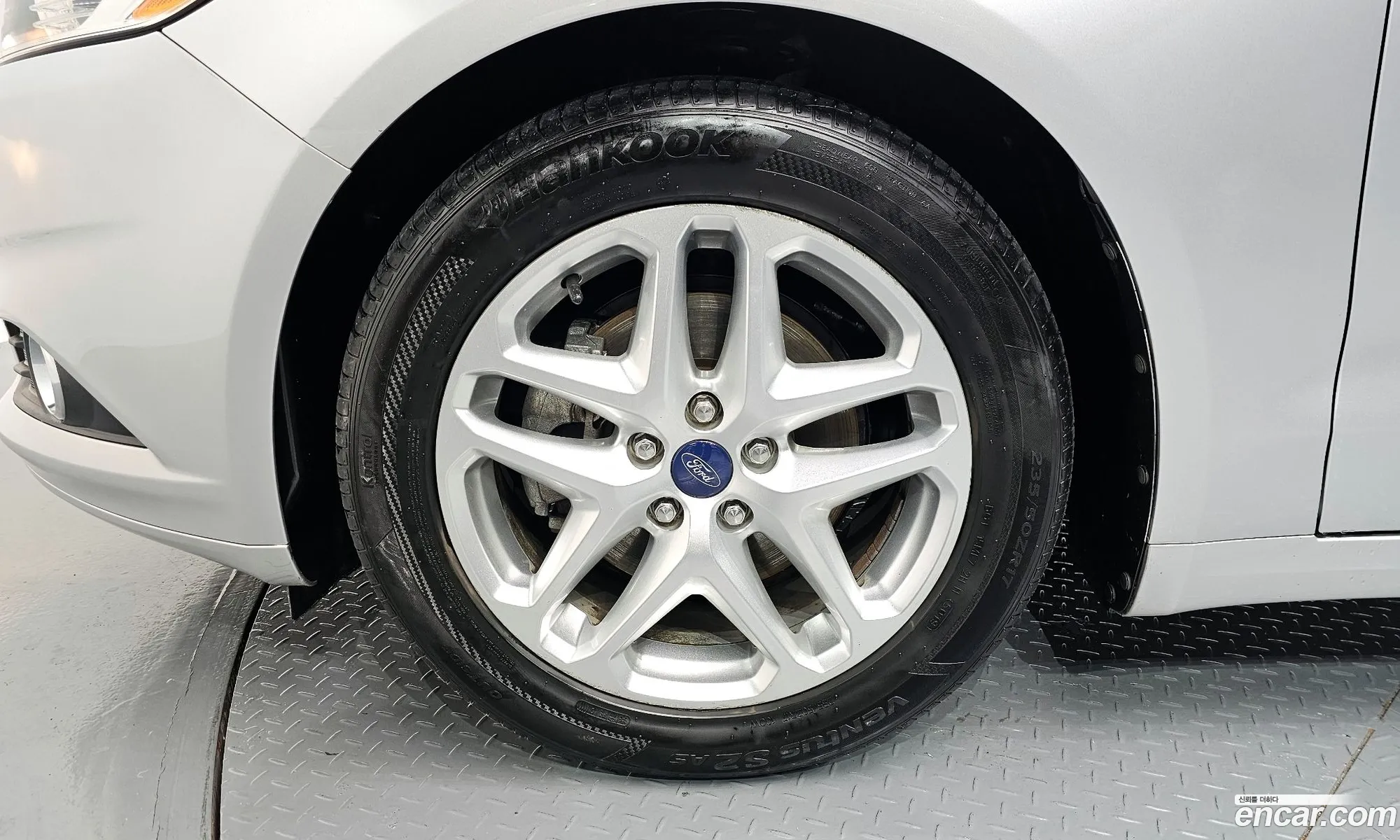 Ford Fusion 2013 — 19
