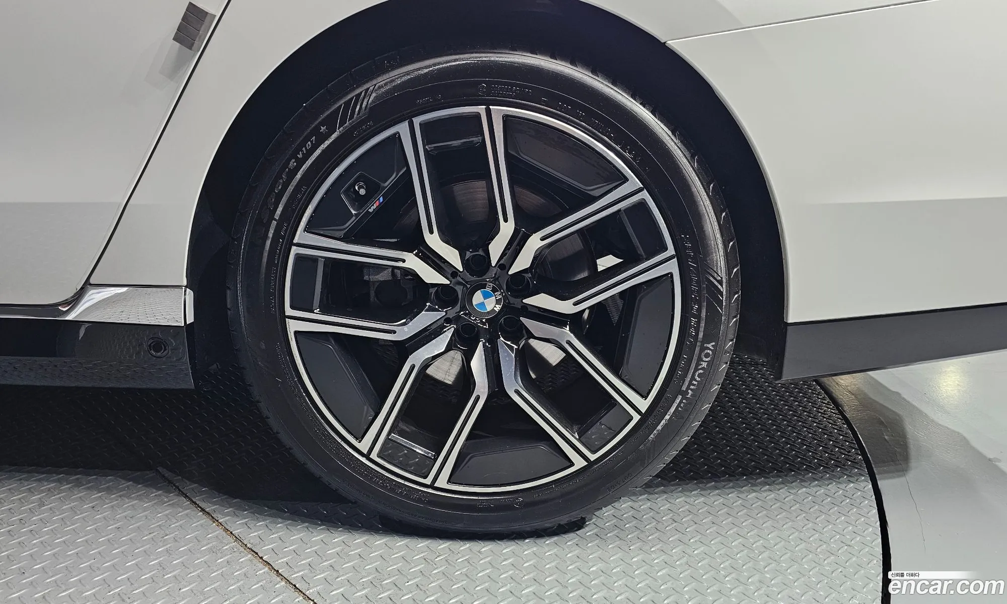 BMW 7 Series 2025 WBA31EH0111111111 — 13