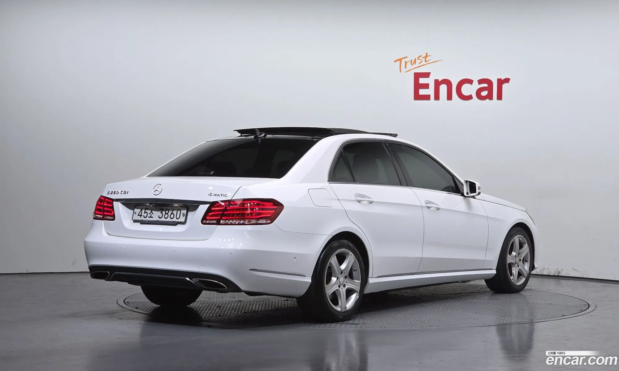 Mercedes-Benz E-Class W212 2013 WDDHF8CB4EA900789 — 17