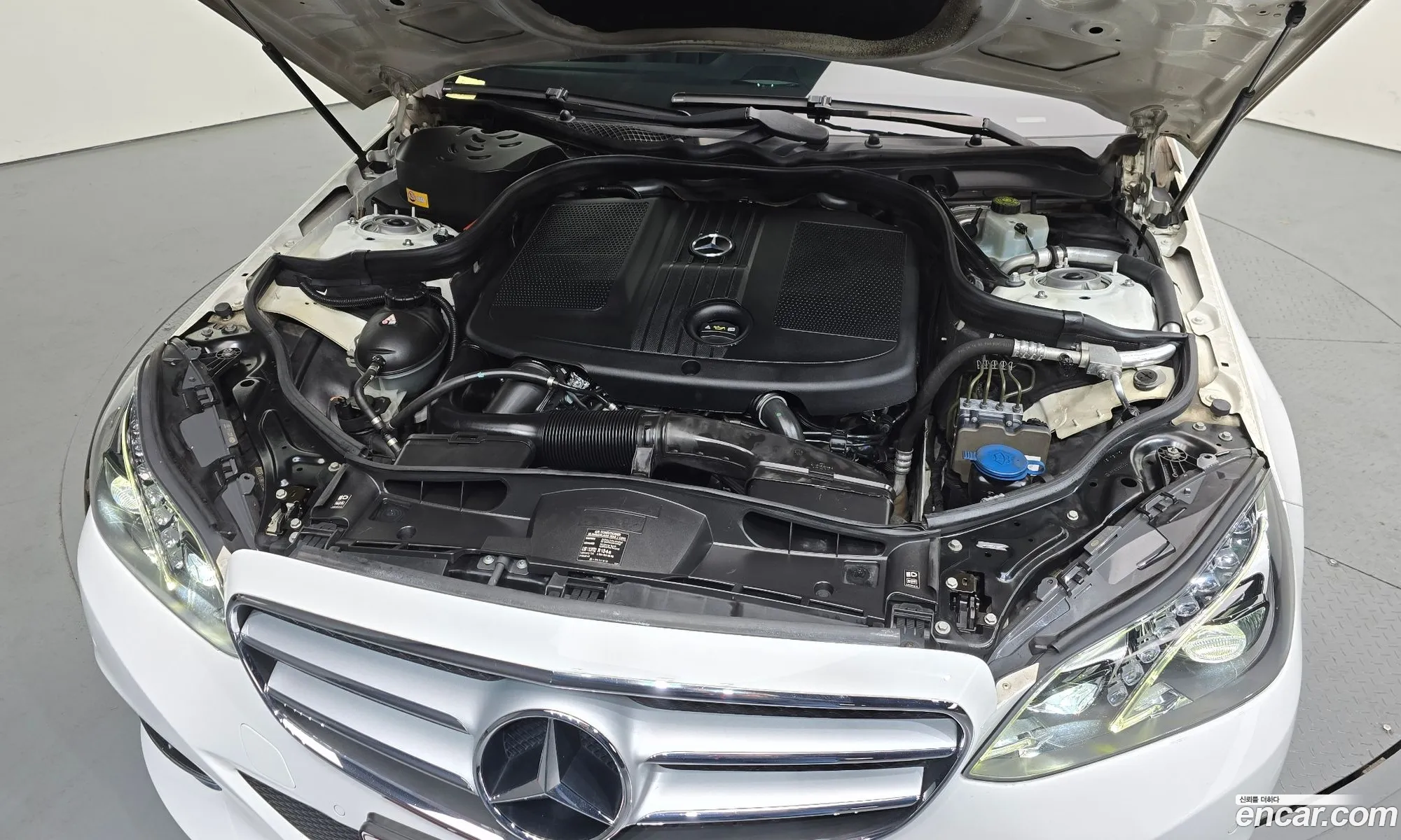 Mercedes-Benz E-Class W212 2013 WDDHF8CB4EA900789 — 19