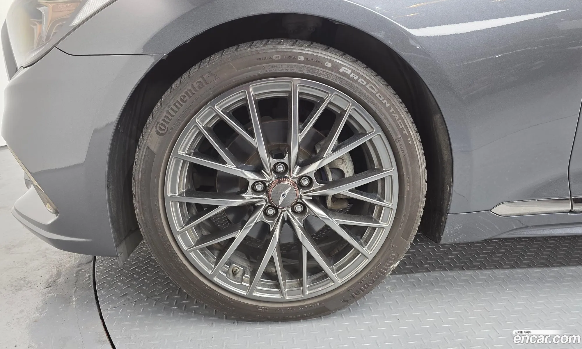 Genesis G80 2018 — 19