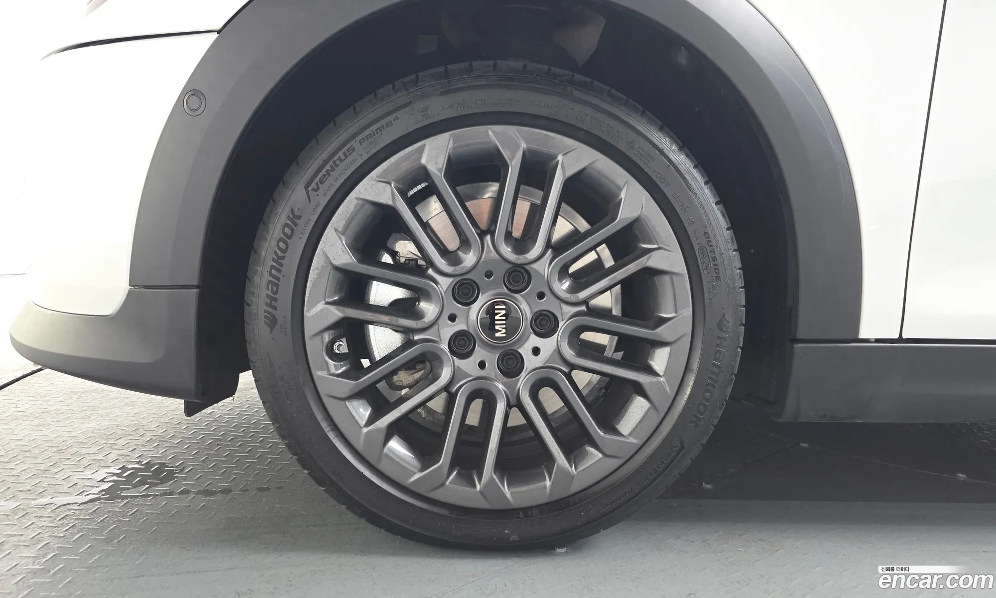Mini Cooper C 2025 WMW61GD02S2X30135 — 12