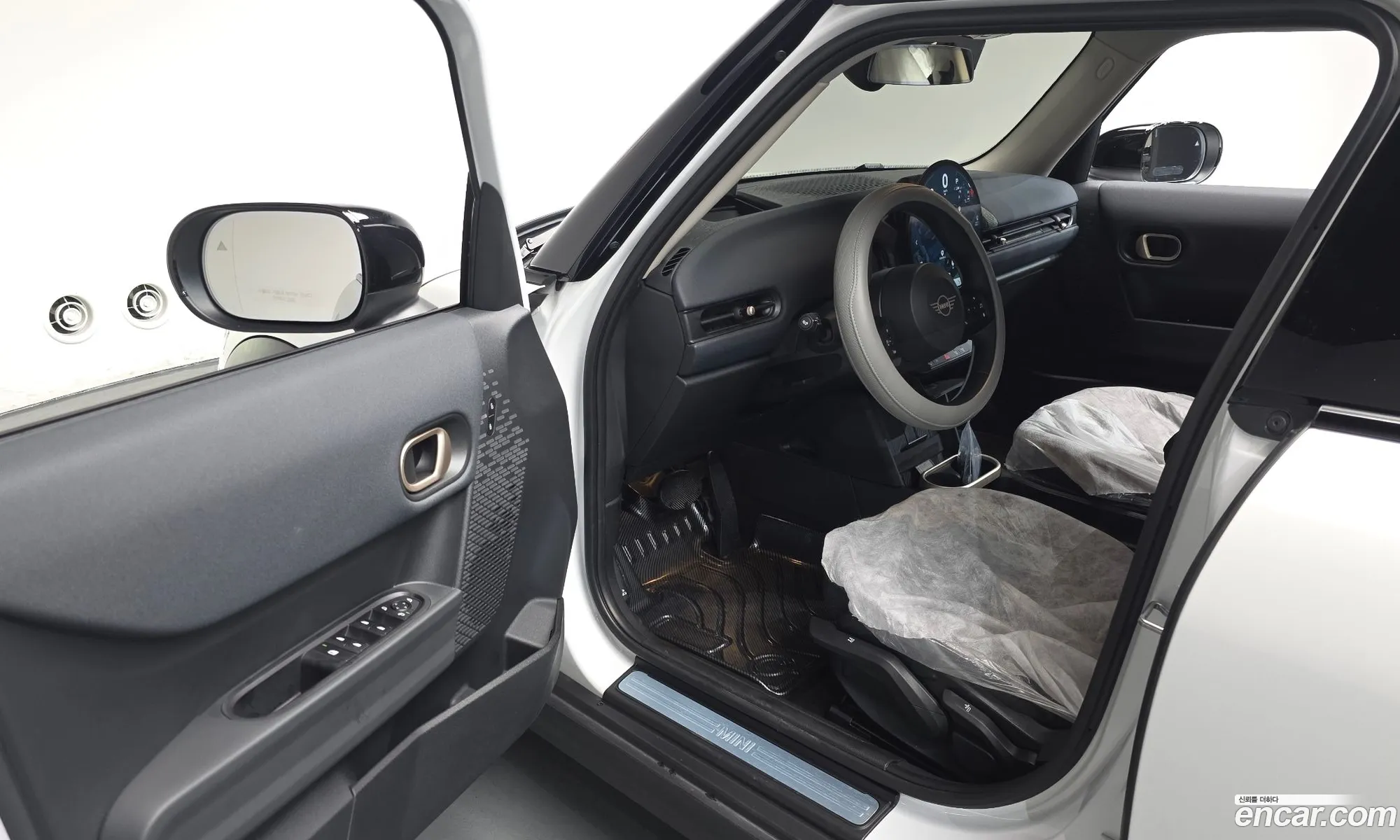 Mini Cooper C 2025 WMW61GD02S2X30135 — 6