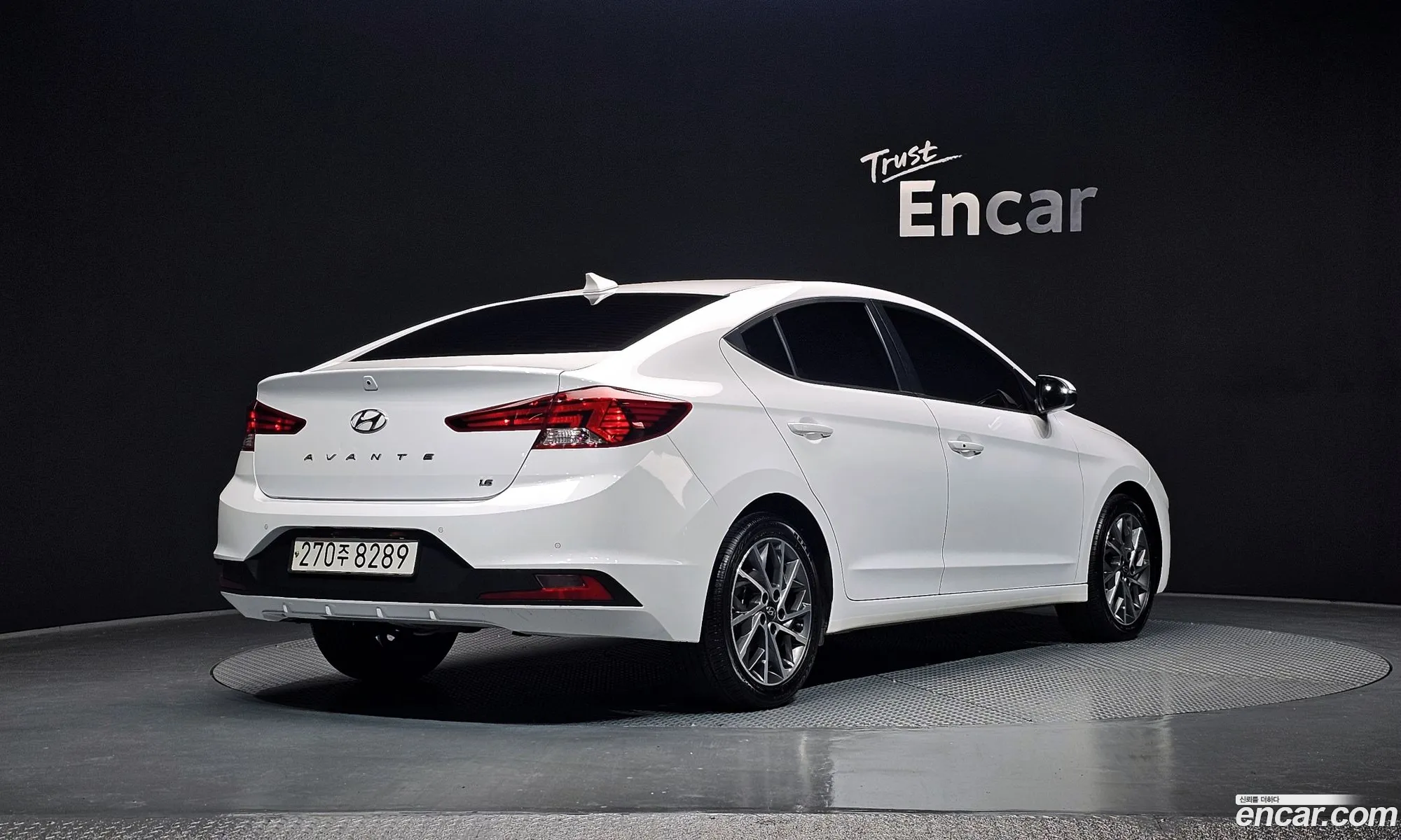 Hyundai Elantra AD 2018 — 15