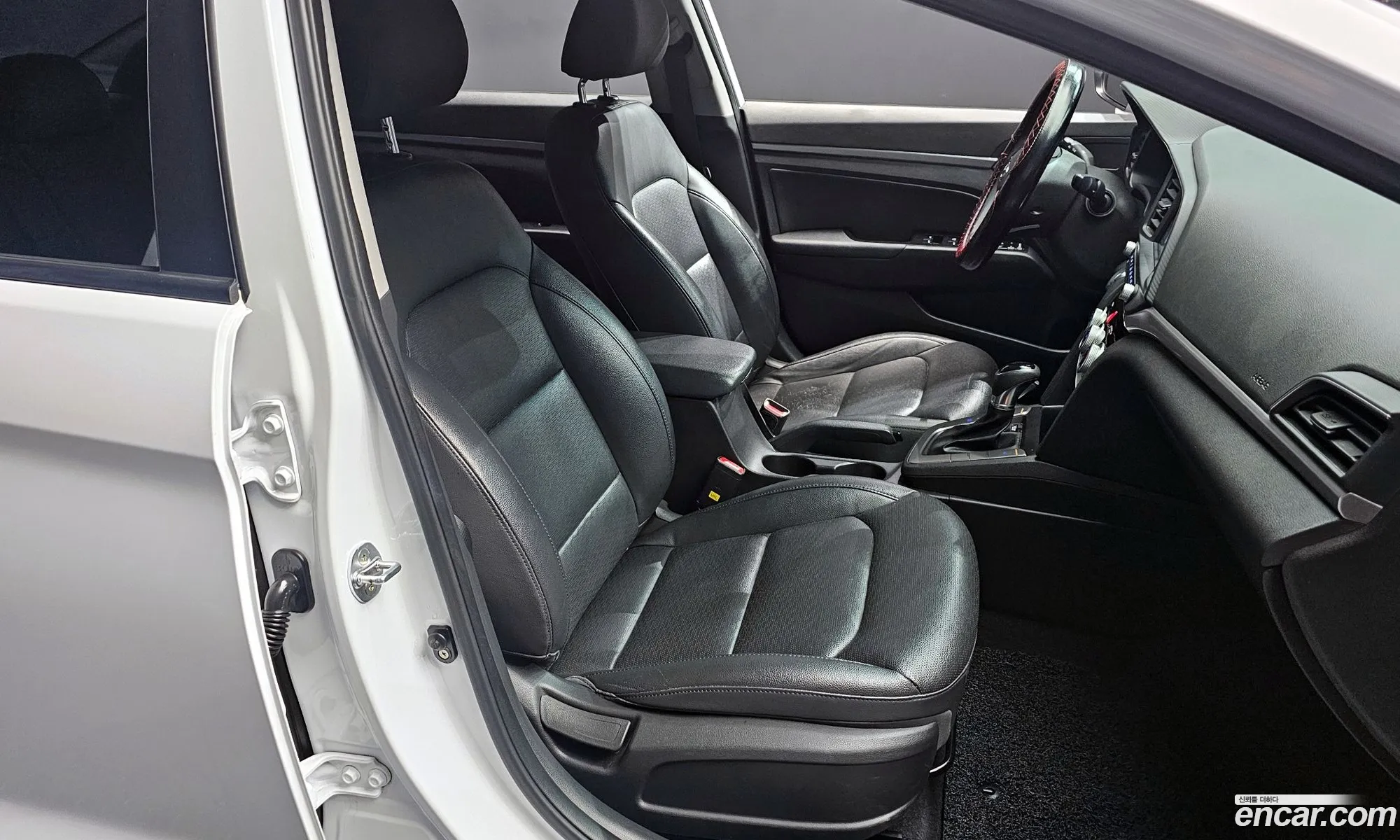 Hyundai Elantra AD 2018 — 17