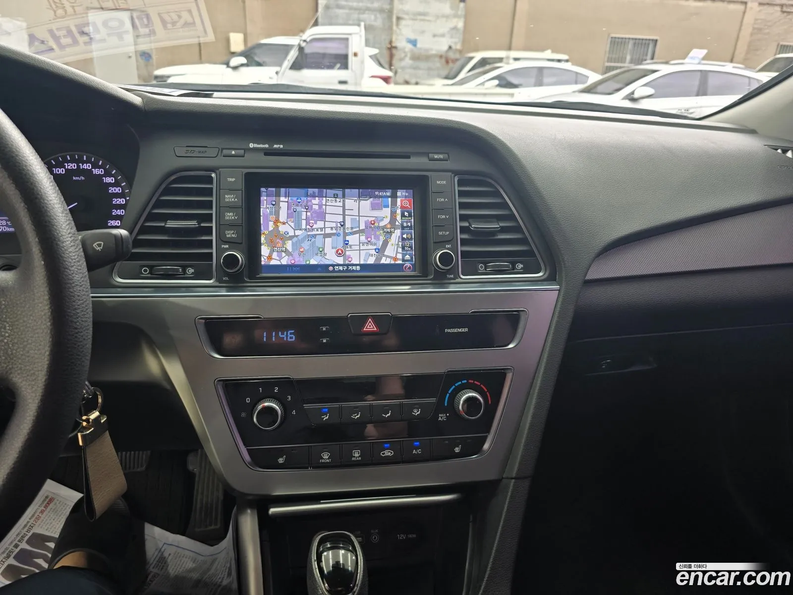 Hyundai LF Sonata 2014 — 12