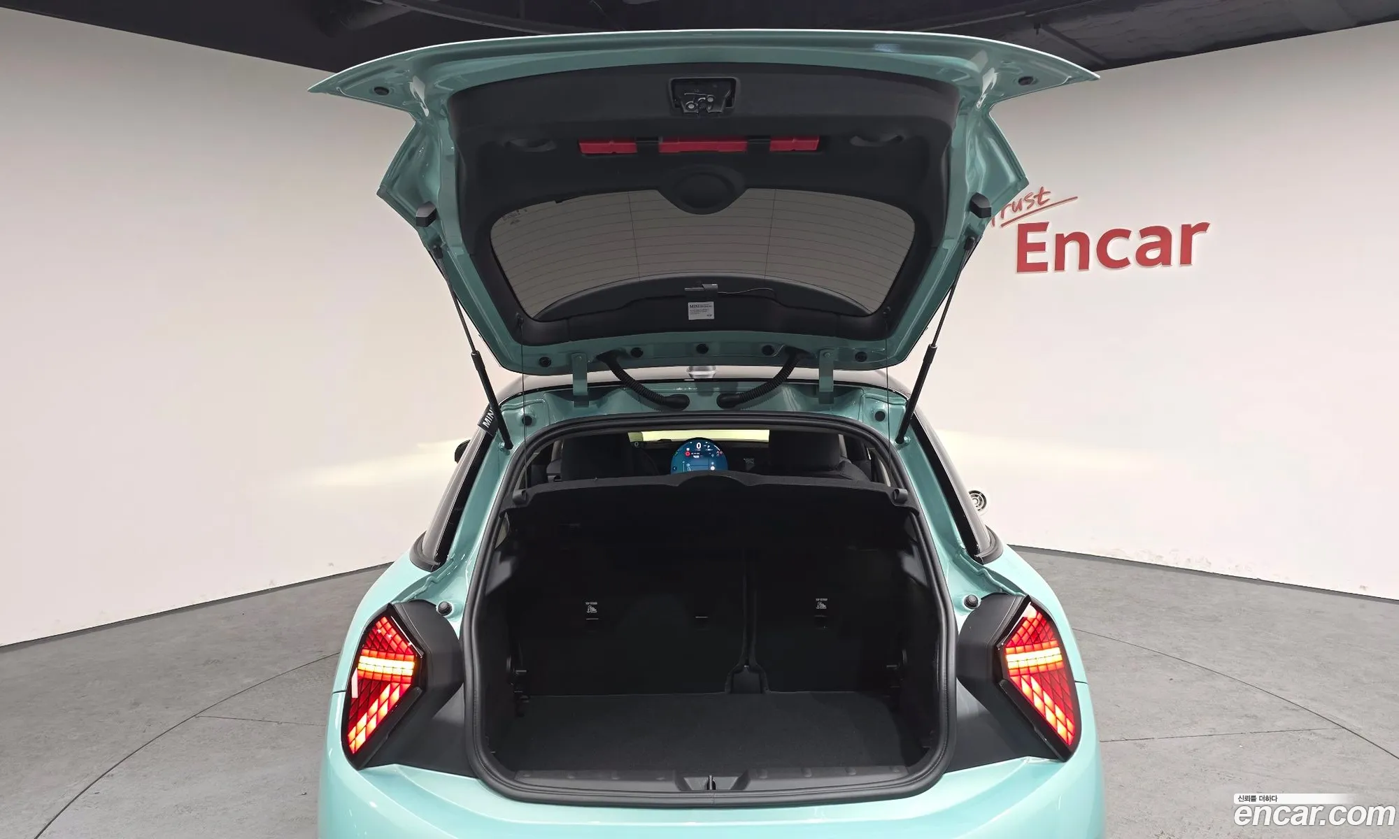 Mini Cooper C 2025 WMW61GD04S2X30671 — 17
