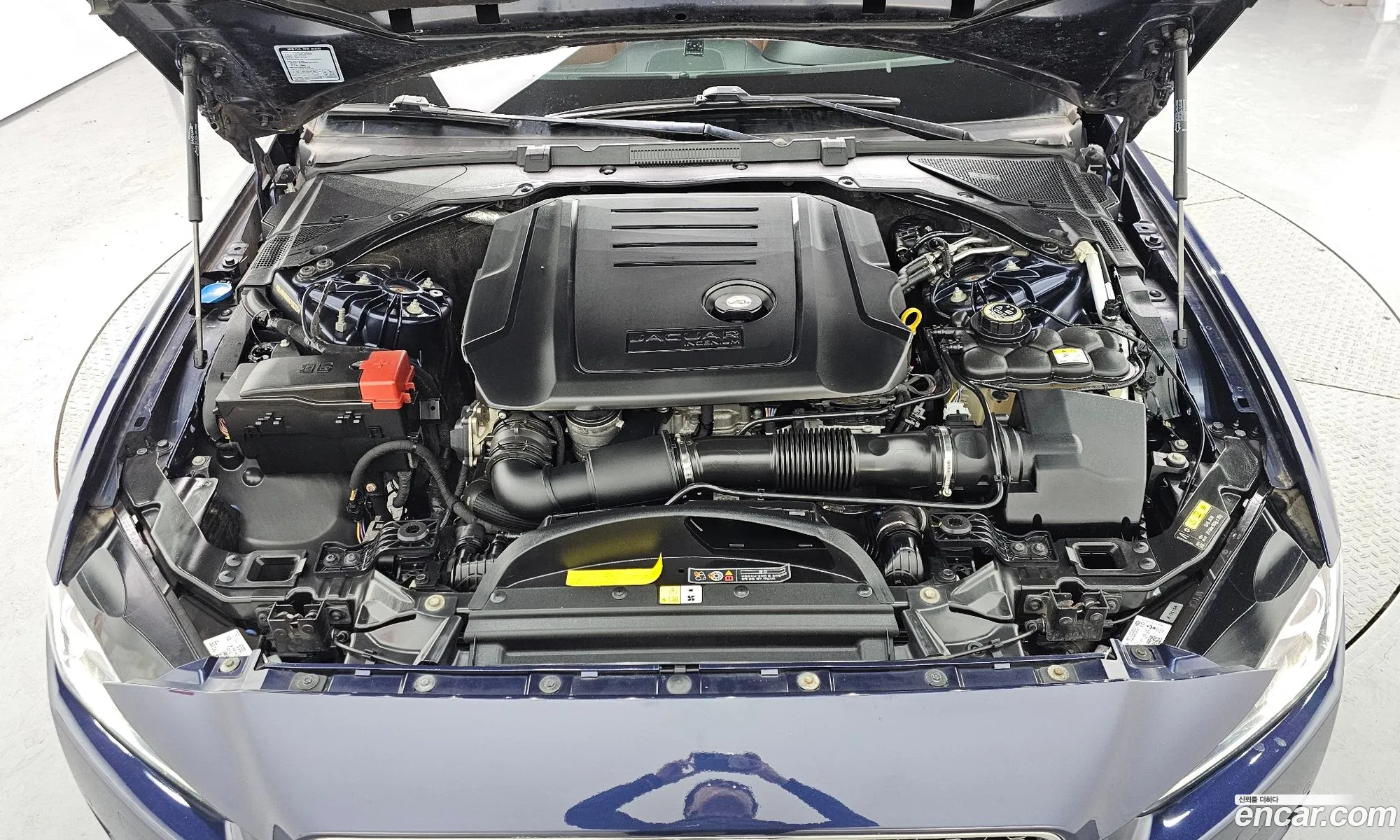 Jaguar XE 2017 SAJAB4BN2HCP03335 — 16