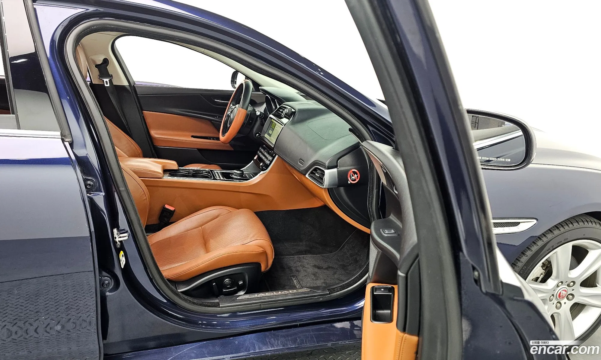 Jaguar XE 2017 SAJAB4BN2HCP03335 — 18