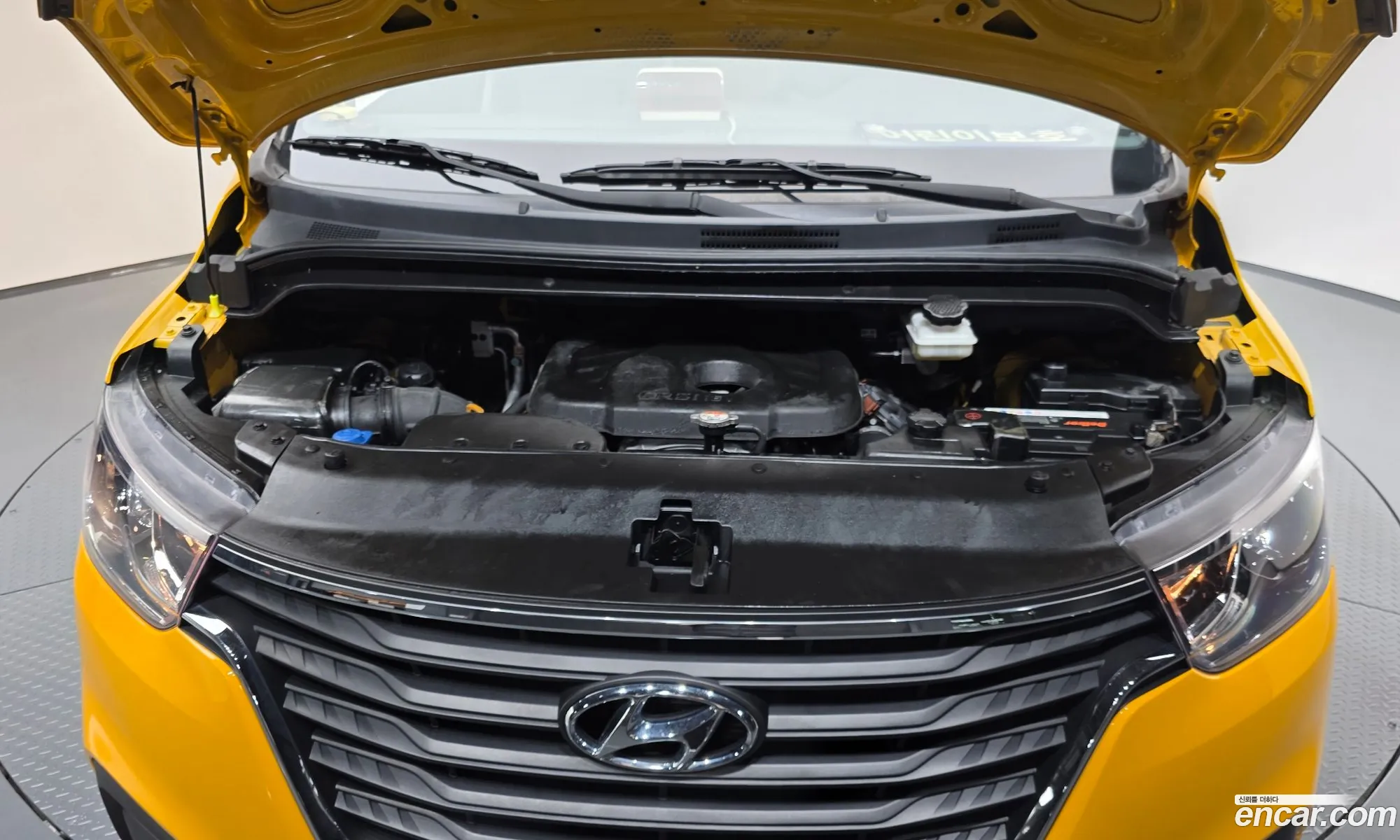 Hyundai Grand Starex 2019 — 19