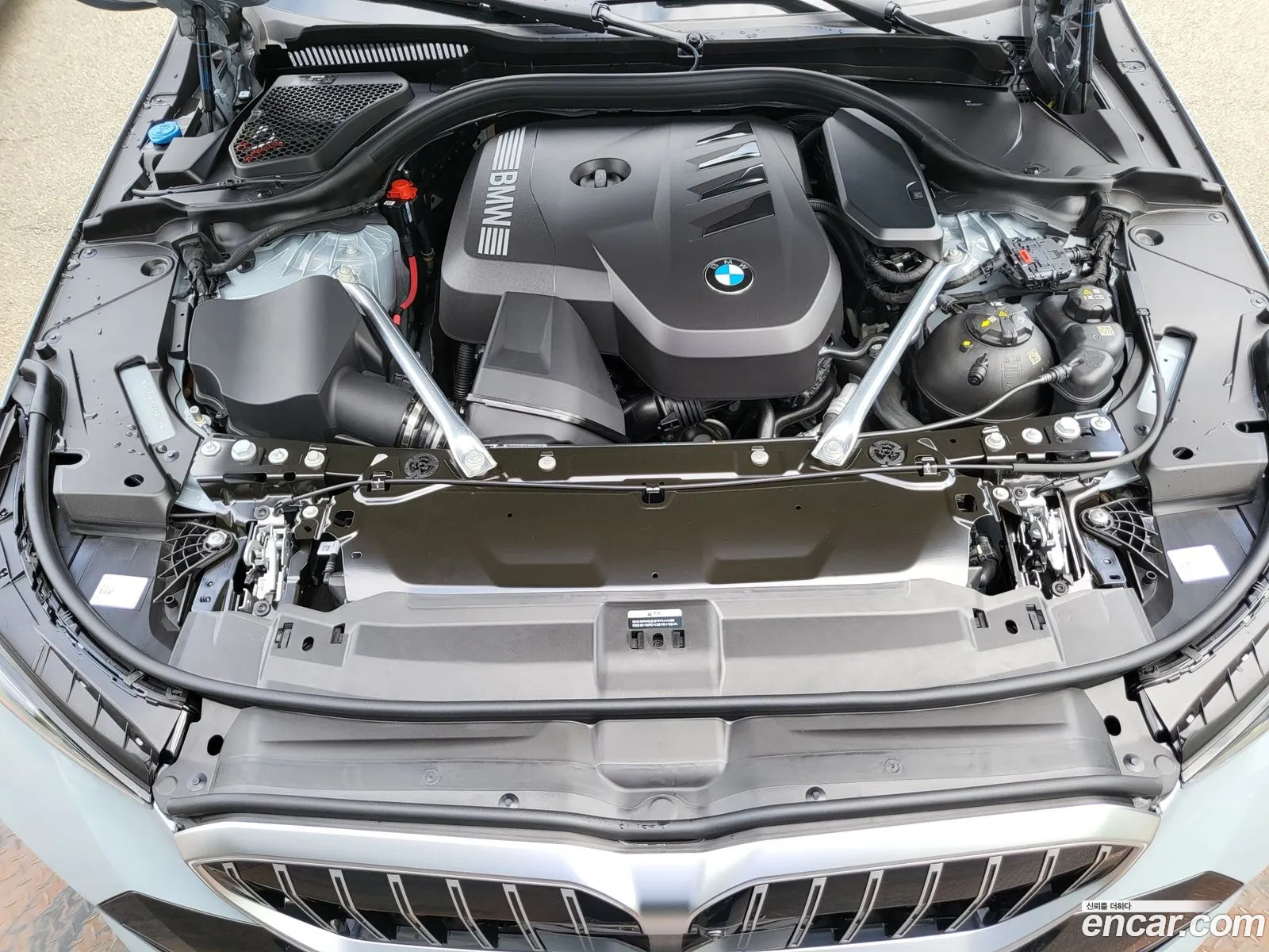 BMW 5 Series 2025 — 17