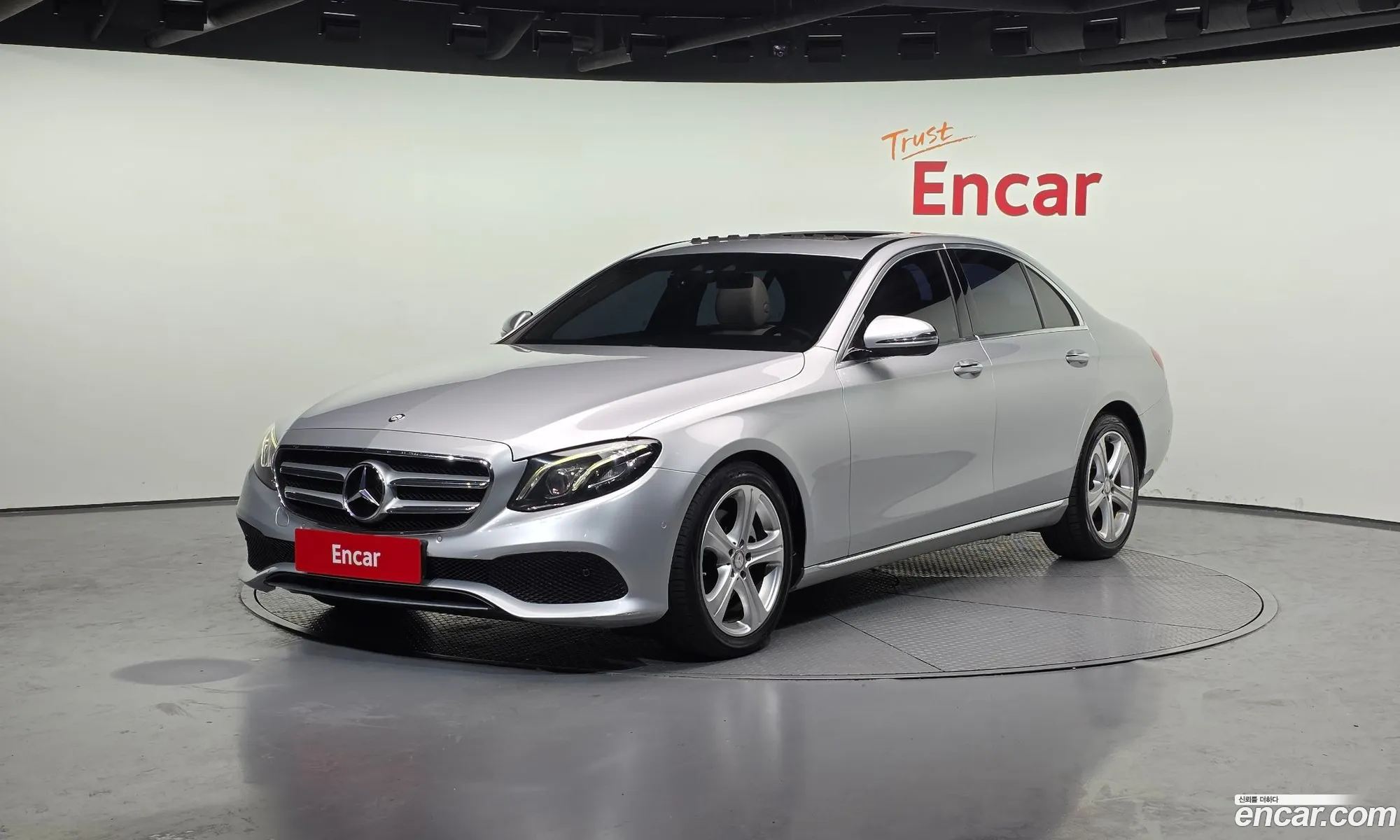 Mercedes-Benz E-Class W213 2017 WDDZF0EB9HA160793 — 17